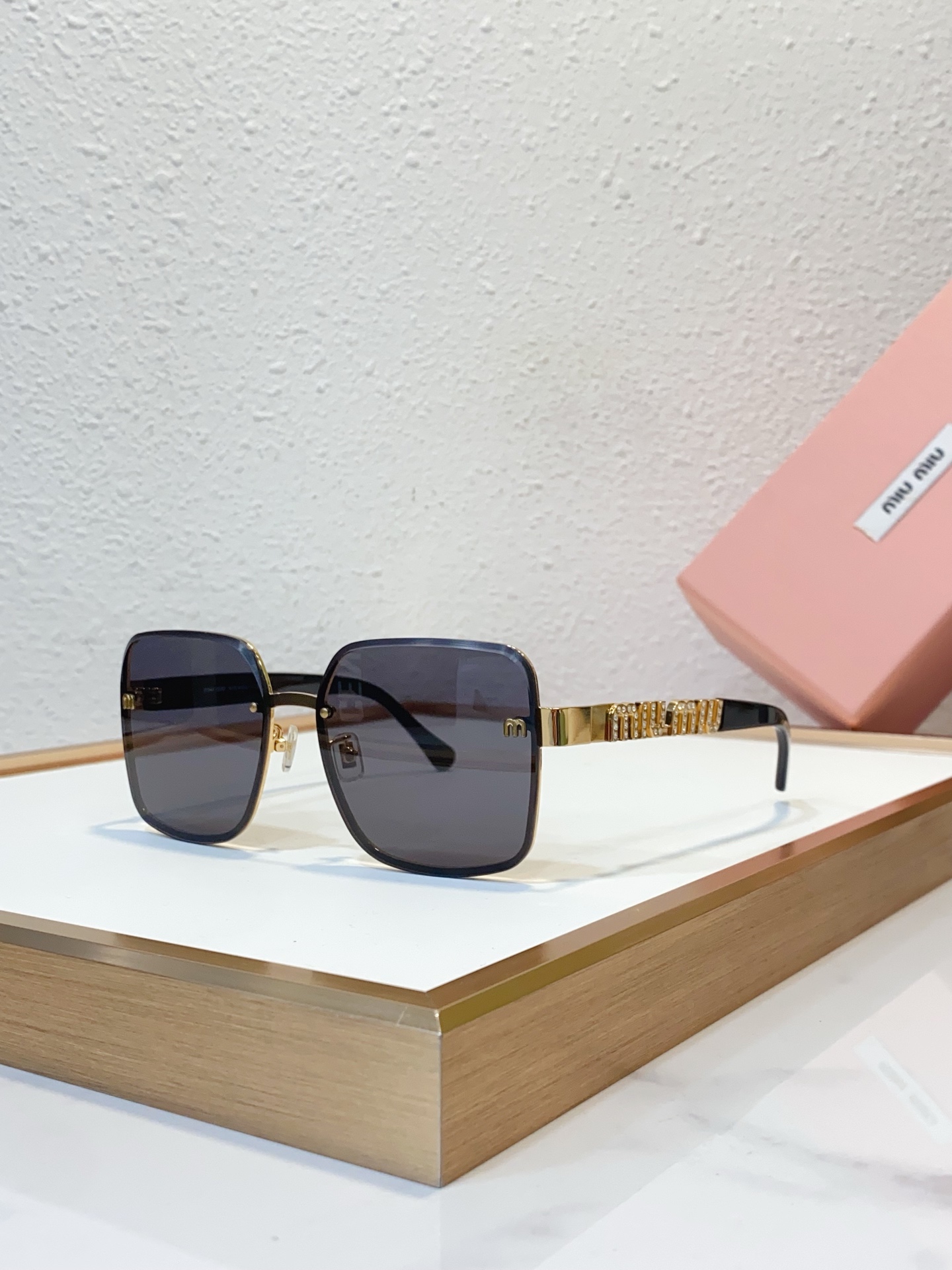 NO:242256,New MIU M* MODEL: SMU SIZE60 16- Glasses sunglasses, glasses, miumiu19860909新款MIU M* 缪缪闪钻 MODEL: SMU SIZE60口16- 眼镜墨镜太阳镜,眼镜,miumiu,glasses