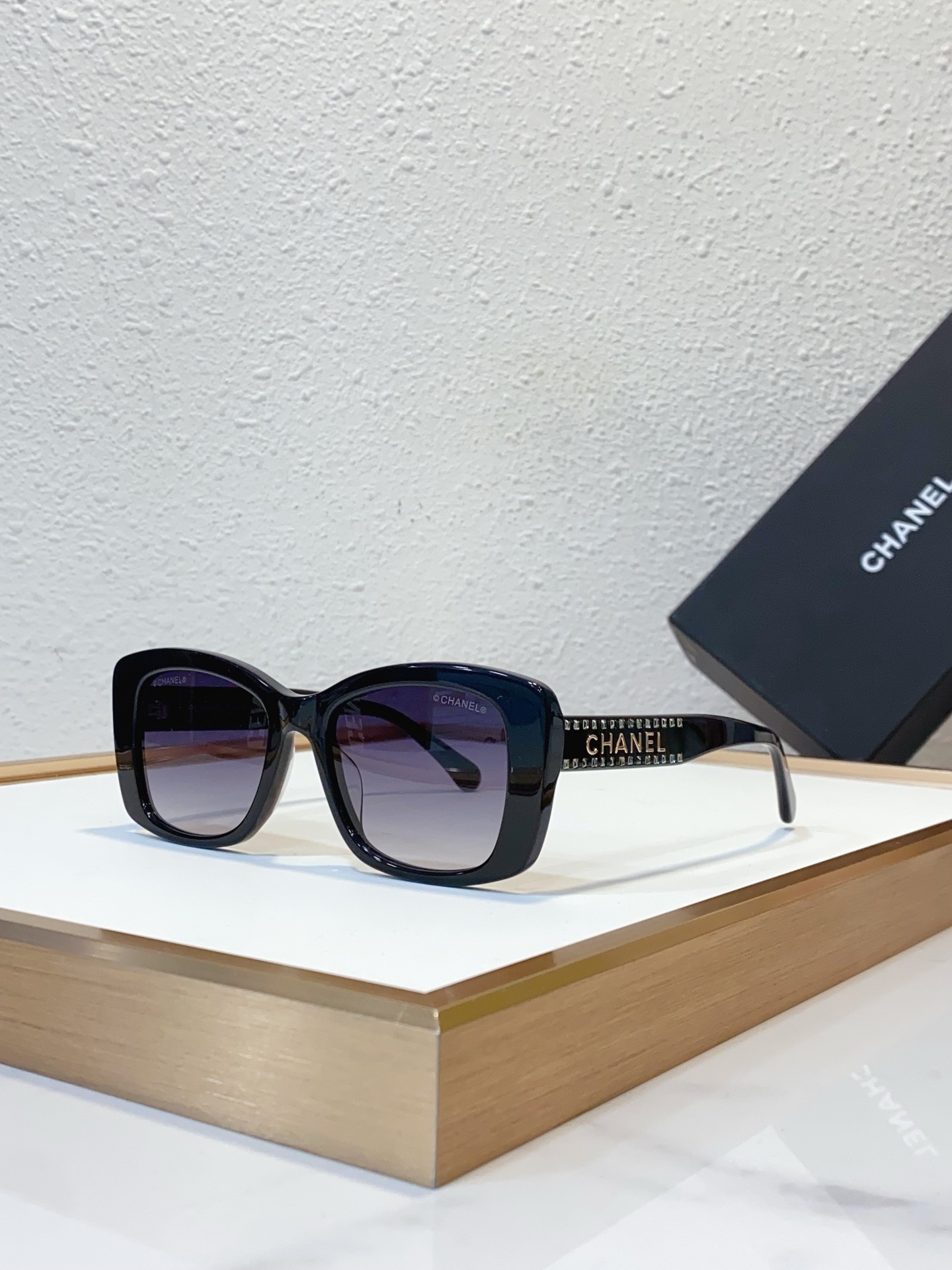 NO:243552,MODELCH9163B Full of handmade Swarovski diamonds show elegance High-version details Laser code SIZE:54-glasses sunglasses sunglasses, glasses, swarovski19860909MODELCH9163B 满满的手工施华洛世奇钻 彰显典雅 高版本细节 镭射编码 SIZE:54口19- 眼镜墨镜太阳镜,眼镜,swarovski,glasses