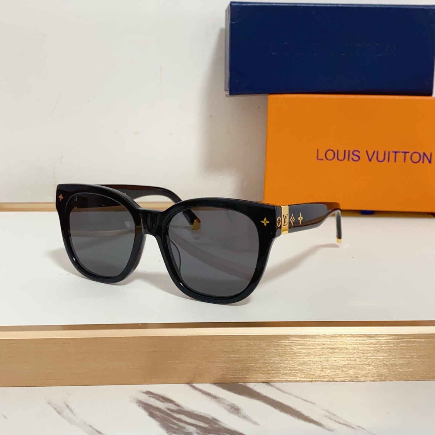 NO:244364,LOUI* Mod:Z2413U Size:55-19-143 Glasses sunglasses, glasses, louis vuitton19860909LOUI* Mod:Z2413U Size:55-19-143 眼镜墨镜太阳镜,眼镜,louis vuitton,glasses