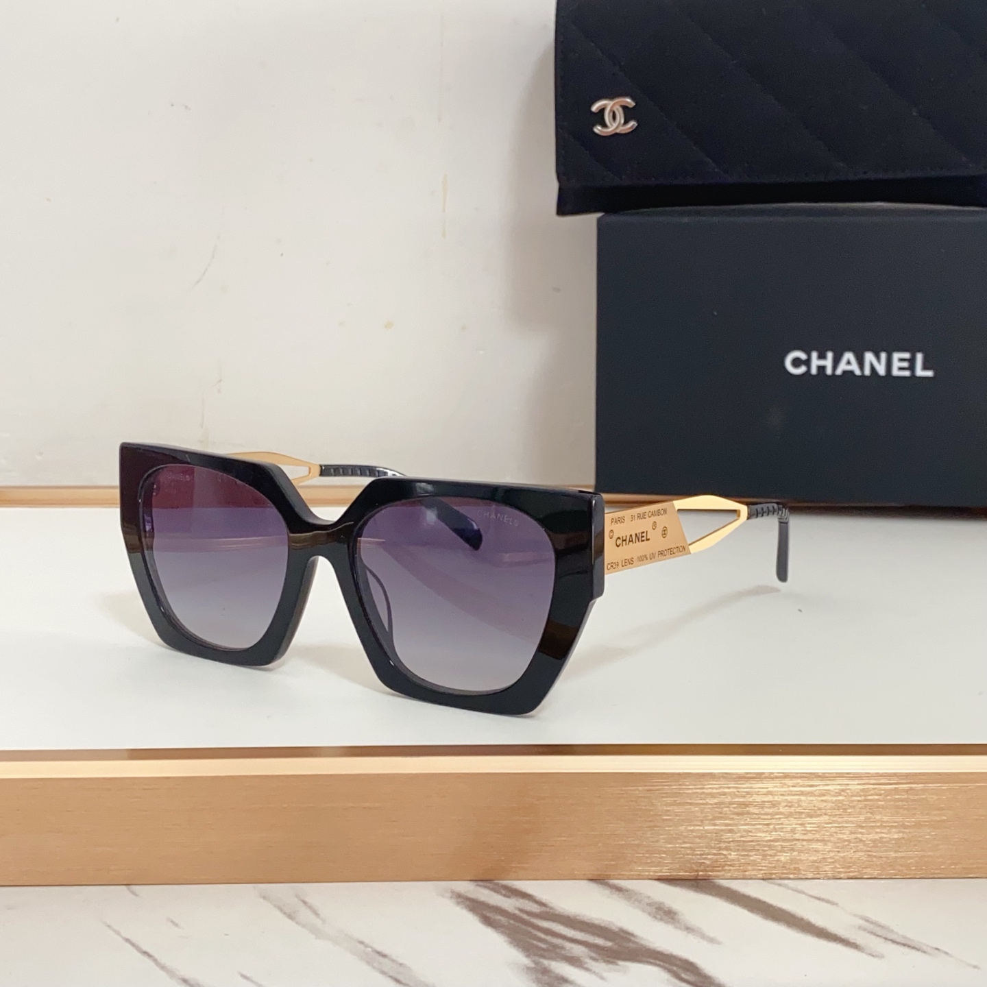 NO:244331,CHANEl 10520 sunglasses show style. The colors and styles are very niche. It is not easy to match. The combination of futuristic and rich sense. It is very good to take photos!  glasses sunglasses sunglasses, glasses, chanel19860909CHANEl 10520 墨镜秀场款 颜色和款式都很小众 不易撞款 未来感和富贵感的结合 拍照很出片！眼镜墨镜太阳镜,眼镜,chanel,glasses