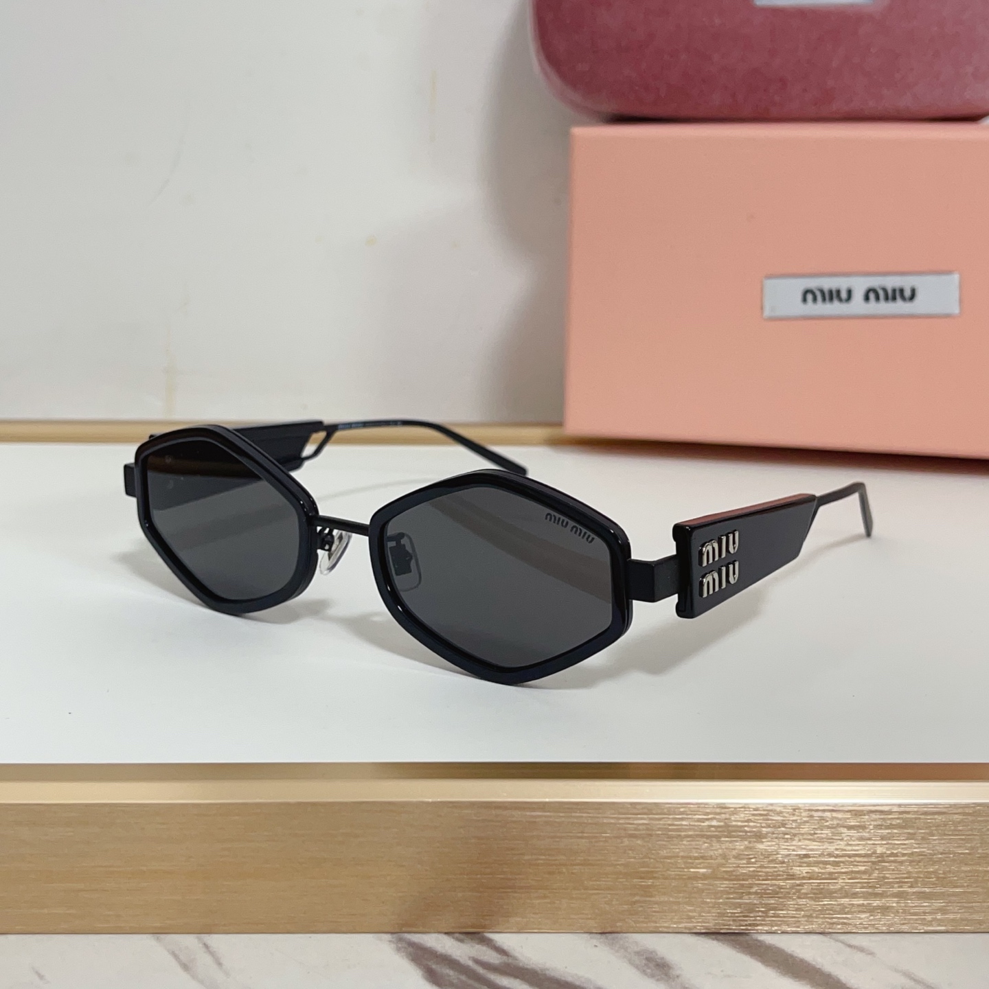 NO:252928,MiuMi* MODELSMU62WS SIZE55 port 18-147 glasses sunglasses sunglasses, glasses, miumiu19860909MiuMi* MODELSMU62WS SIZE55口18-147 眼镜墨镜太阳镜,眼镜,miumiu,glasses