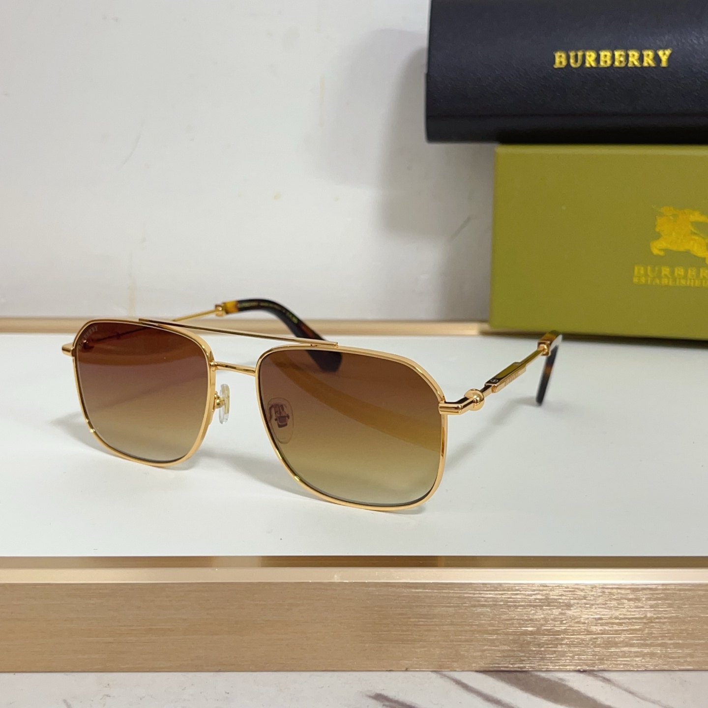 NO:255576,BURBERR*MODELBE SIZE57 port 17-142 glasses sunglasses sunglasses, glasses, burberry19860909BURBERR*MODELBE SIZE57口17-142眼镜墨镜太阳镜,眼镜,burberry,glasses
