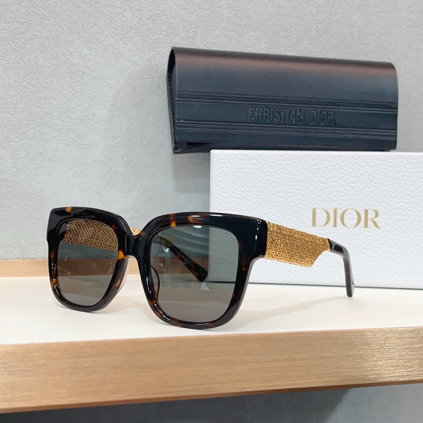 NO:256275,DIO*MODELDioresille S1FSIZE55 port 19-142 glasses sunglasses sunglasses, glasses, dior19860909DIO*MODELDioresille S1FSIZE55口19-142眼镜墨镜太阳镜,眼镜,dior,glasses