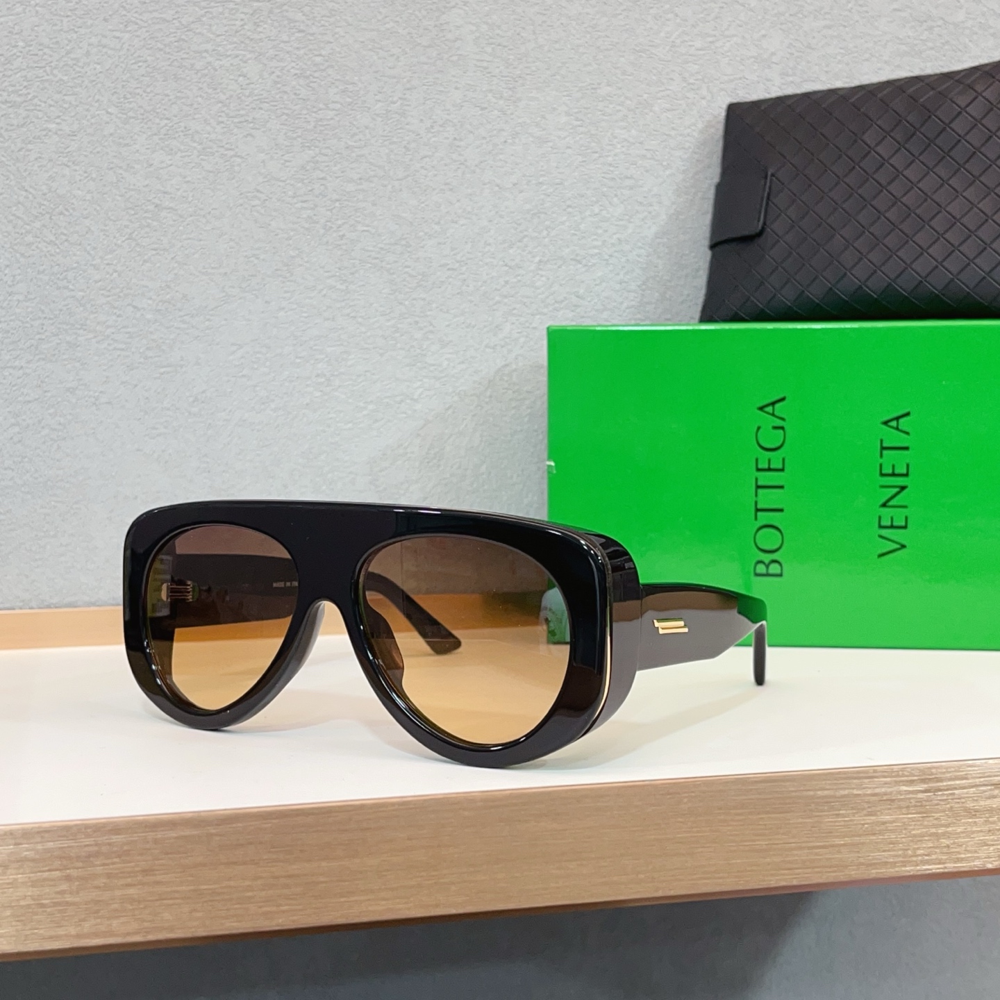 NO:355578,Super thick plate carving Top quality BOTTEGA VENET* Oversized Excellent texture MOLBV1362S Size: 58-odd 17, glasses, sunglasses, sunglasses, glasses, bottega veneta, versace, bottega veneta19860909超厚版料精雕 Top quality BOTTEGA VENET* Oversized 质感极好 MOLBV1362S Size : 58口17 ,眼镜墨镜太阳镜,眼镜,bottega veneta,versace,bottega veneta,glasses