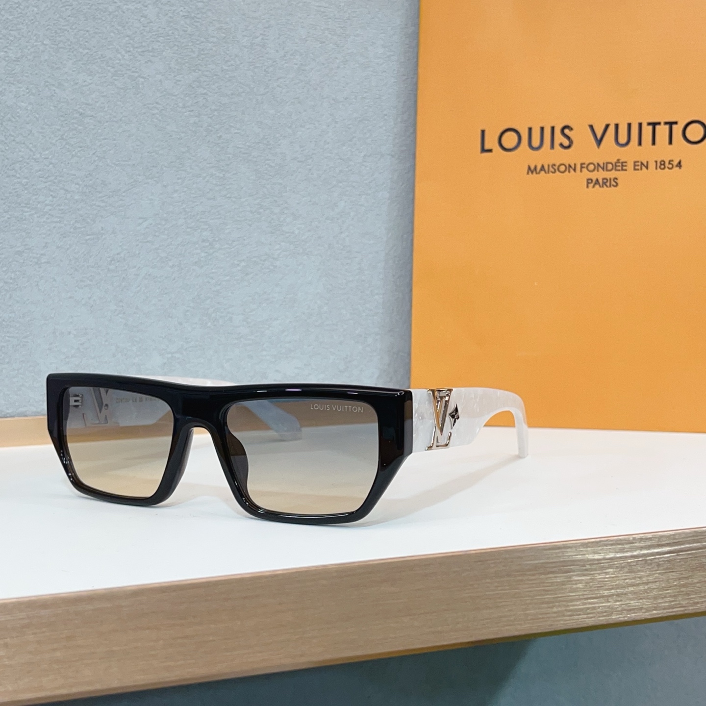 NO:362482,LOUIS VUITTON MODZ2873U Size57 port 18, glasses, sunglasses, glasses, louis vuitton19860909LOUIS VUITTON MODZ2873U Size57口18 ,眼镜墨镜太阳镜,眼镜,louis vuitton,glasses
