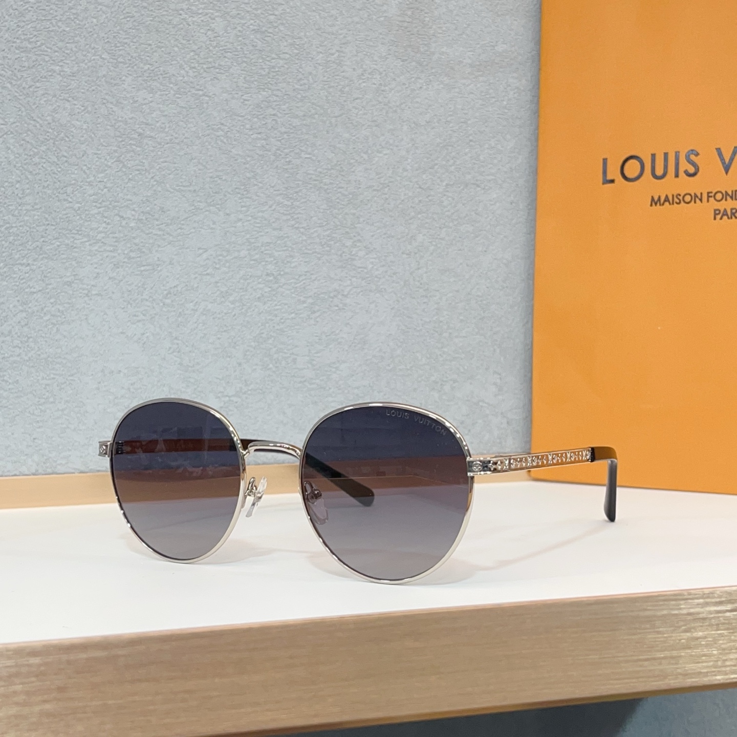 NO:362432,LOUIS VUITTO* MODEL:Z2916 SIZE:53-glasses, sunglasses, glasses, louis vuitton19860909LOUIS VUITTO* MODEL:Z2916 SIZE:53口23- 眼镜墨镜太阳镜,眼镜,louis vuitton,glasses