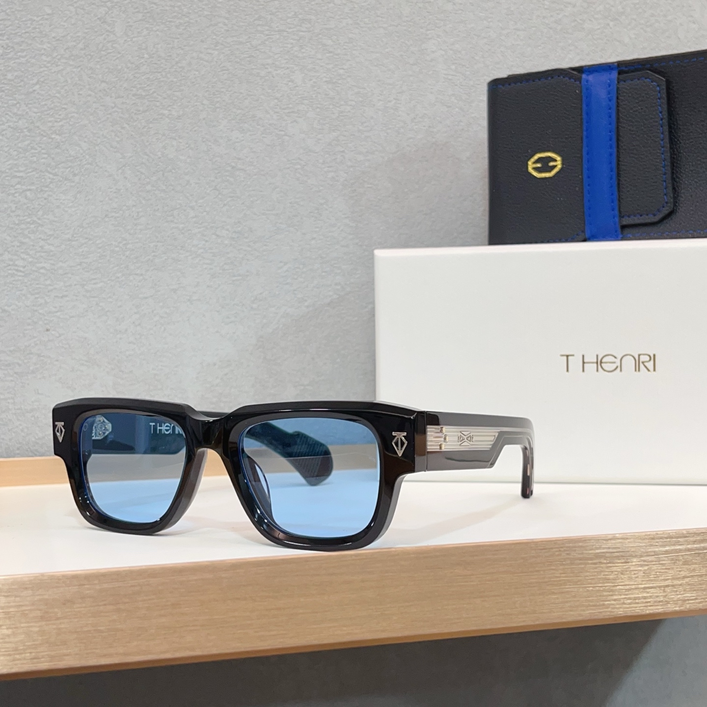 NO:362494,THENRI Photochromomic MODEL:TAYCAN SIZE: 52-port 20-146 color-changing glasses sunglasses, glasses19860909THENRI Photochroromic MODEL:TAYCAN SIZE: 52口20-146 变色眼镜墨镜太阳镜,眼镜,glasses