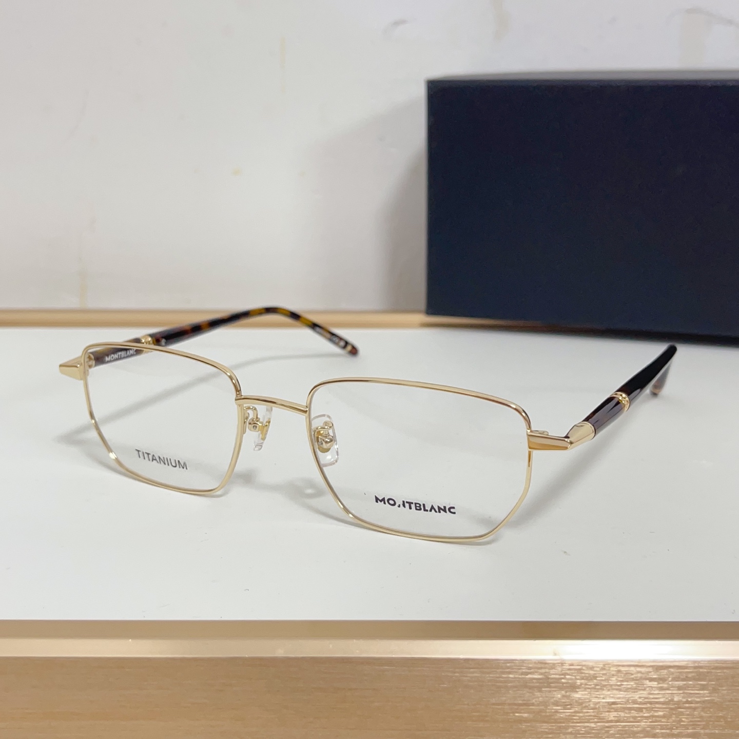 NO:367054,MONT BLAN*MODEL:MB0347OSIZE:52-Port 19-Titanium ~~Glasses, sunglasses, glasses19860909MONT BLAN*MODEL:MB0347OSIZE:52口19- 钛～～眼镜墨镜太阳镜,眼镜,glasses