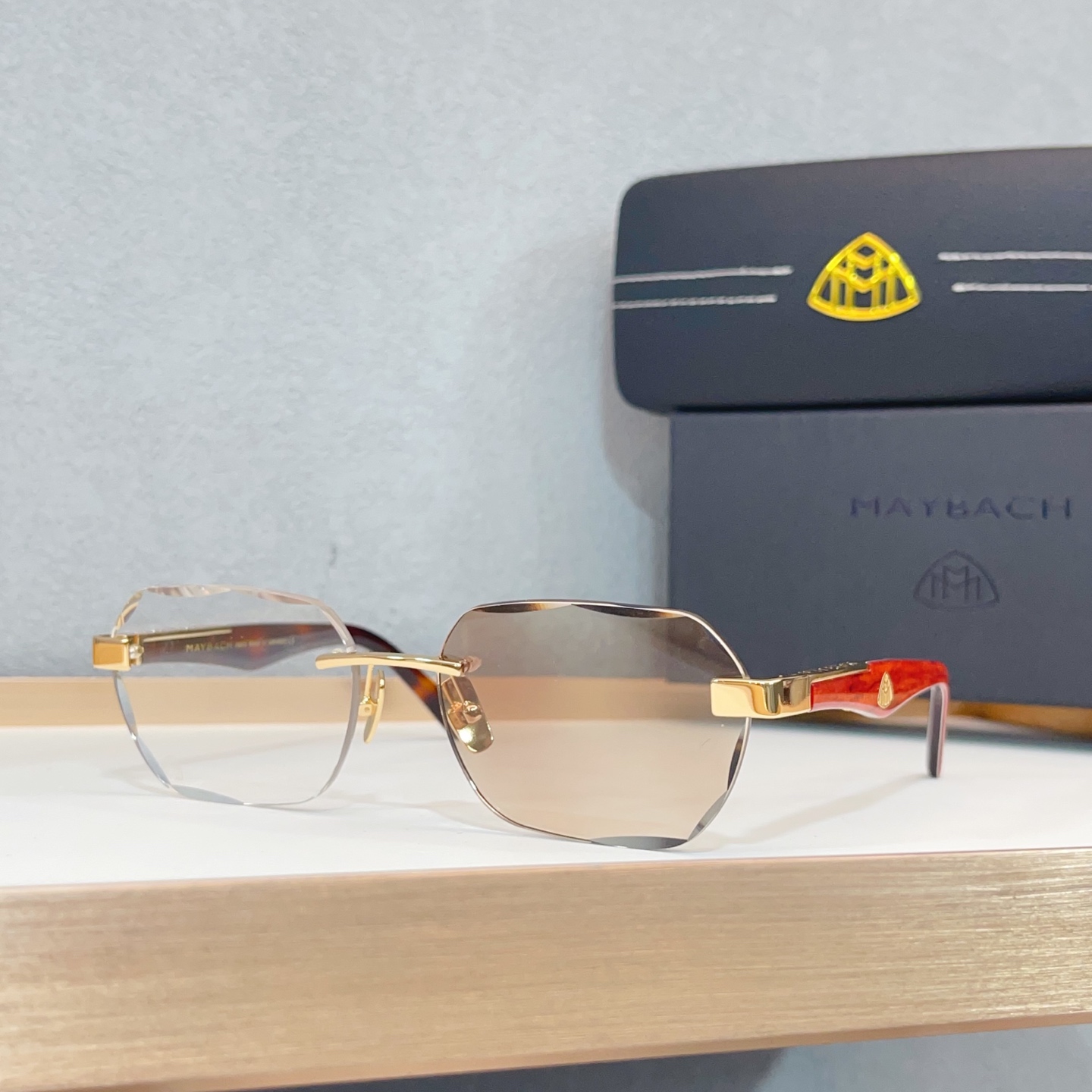 NO:373707,MAYBACH MODTHE ARTTAI Size59- 17- , color-changing glasses, sunglasses, glasses19860909MAYBACH MODTHE ARTTAI Size59口17- ,变色眼镜墨镜太阳镜,眼镜,glasses