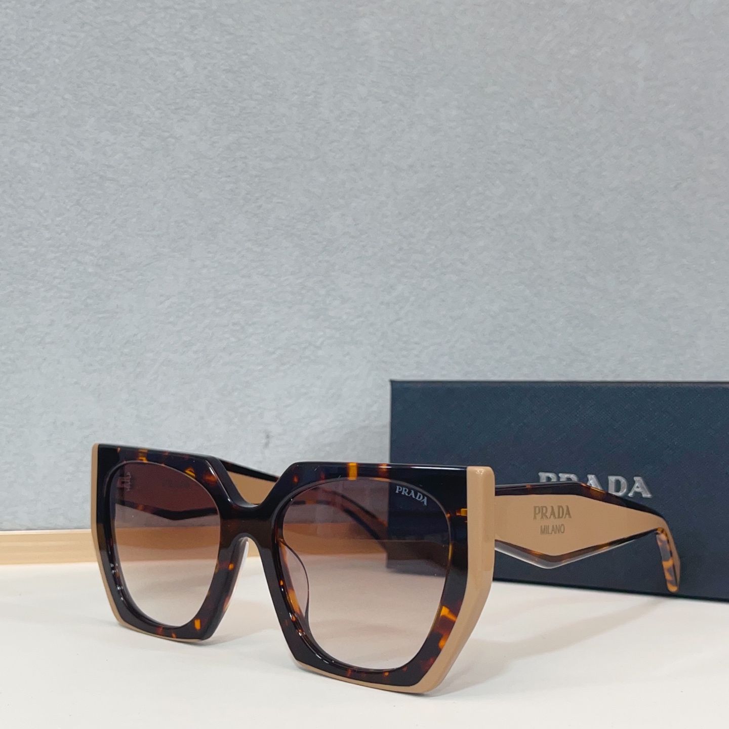 NO:373598,PRAD*MODEL:SPR 15WSIZE55 port 20- glasses sunglasses sunglasses, glasses, prada19860909PRAD*MODEL:SPR 15WSIZE55口20- 眼镜墨镜太阳镜,眼镜,prada,glasses