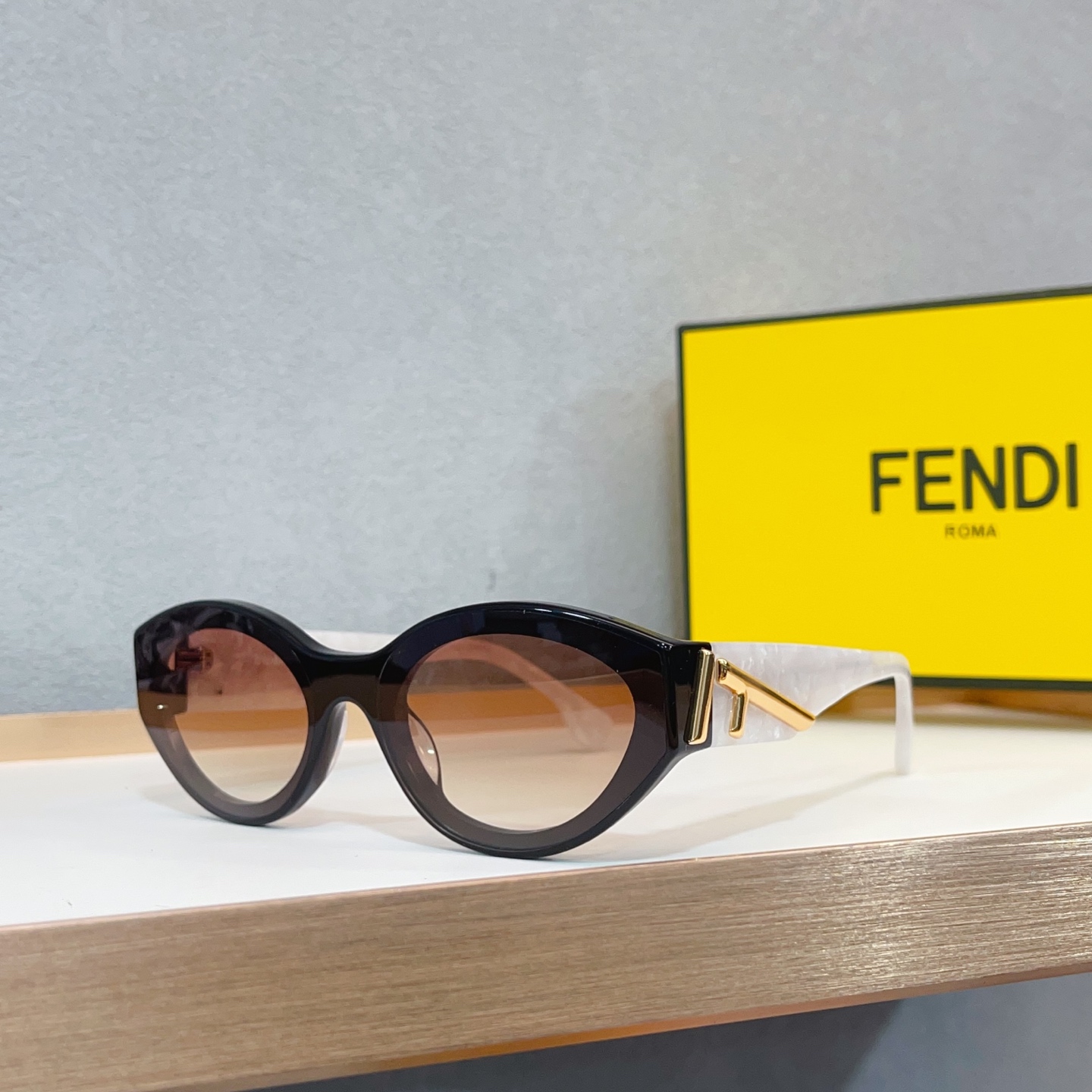 NO:374342,FEND* MODEL:FE40195I SIZE:64-Odd 17-Glasses, Sunglasses, Sunglasses, Fendi19860909FEND* MODEL:FE40195I SIZE:64口17- 眼镜墨镜太阳镜,眼镜,fendi,glasses