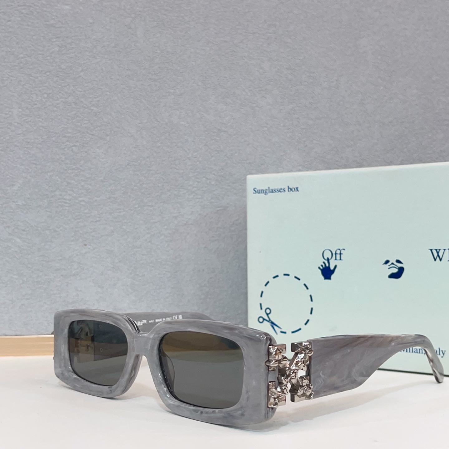 NO:374600,OFF WHITEMODEL:OER1098FSIZE:51-mouth 20-glasses sunglasses, glasses, off white19860909OFF WHITEMODEL:OER1098FSIZE:51口20-眼镜墨镜太阳镜,眼镜,off white,glasses