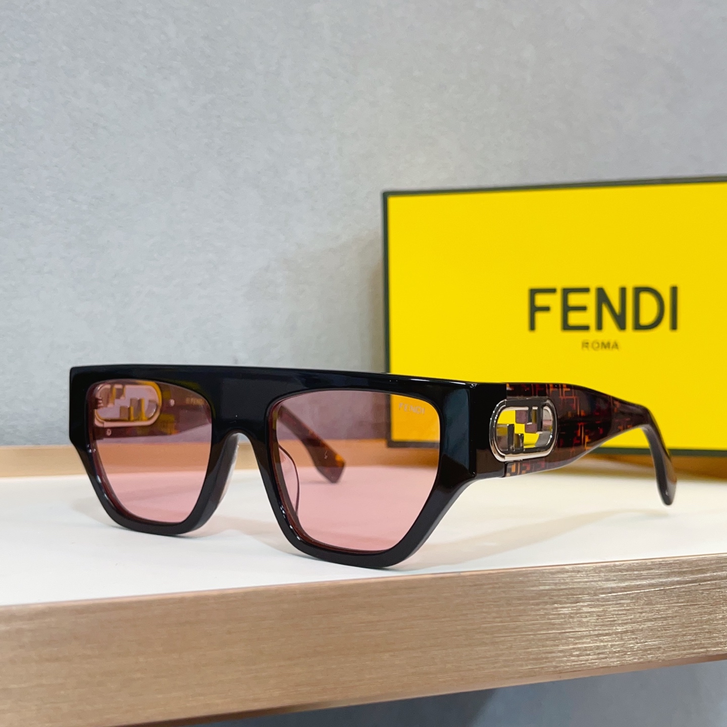 NO:375328,FEND* MODEL: FE 40108U SIZE: 55-Port 20-Glasses, Sunglasses, Sunglasses, Fendi19860909FEND* MODEL: FE 40108U SIZE: 55口20- 眼镜墨镜太阳镜,眼镜,fendi,glasses