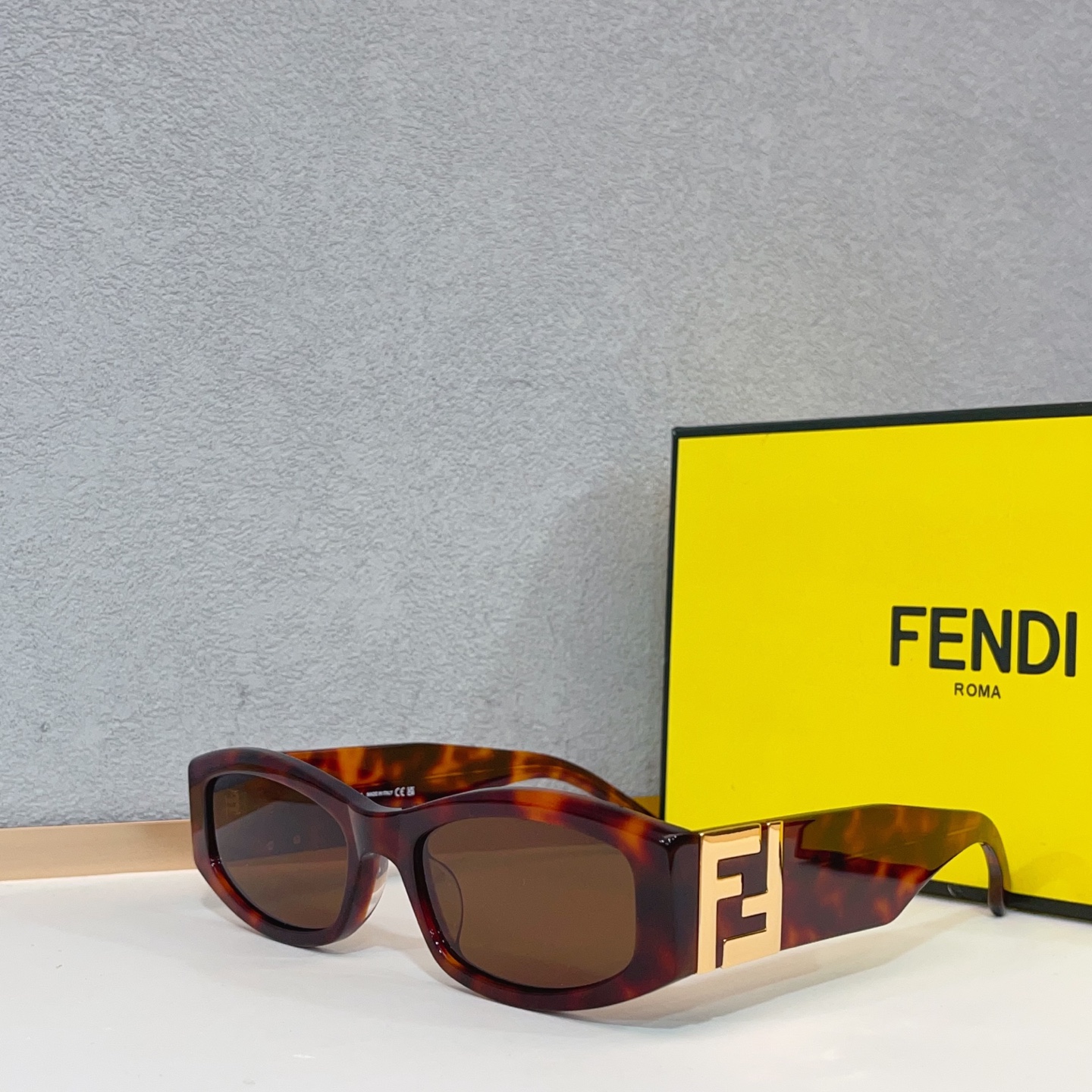 펜디 선글라스 74220 Fendi Sunglasses 상세 이미지 2
