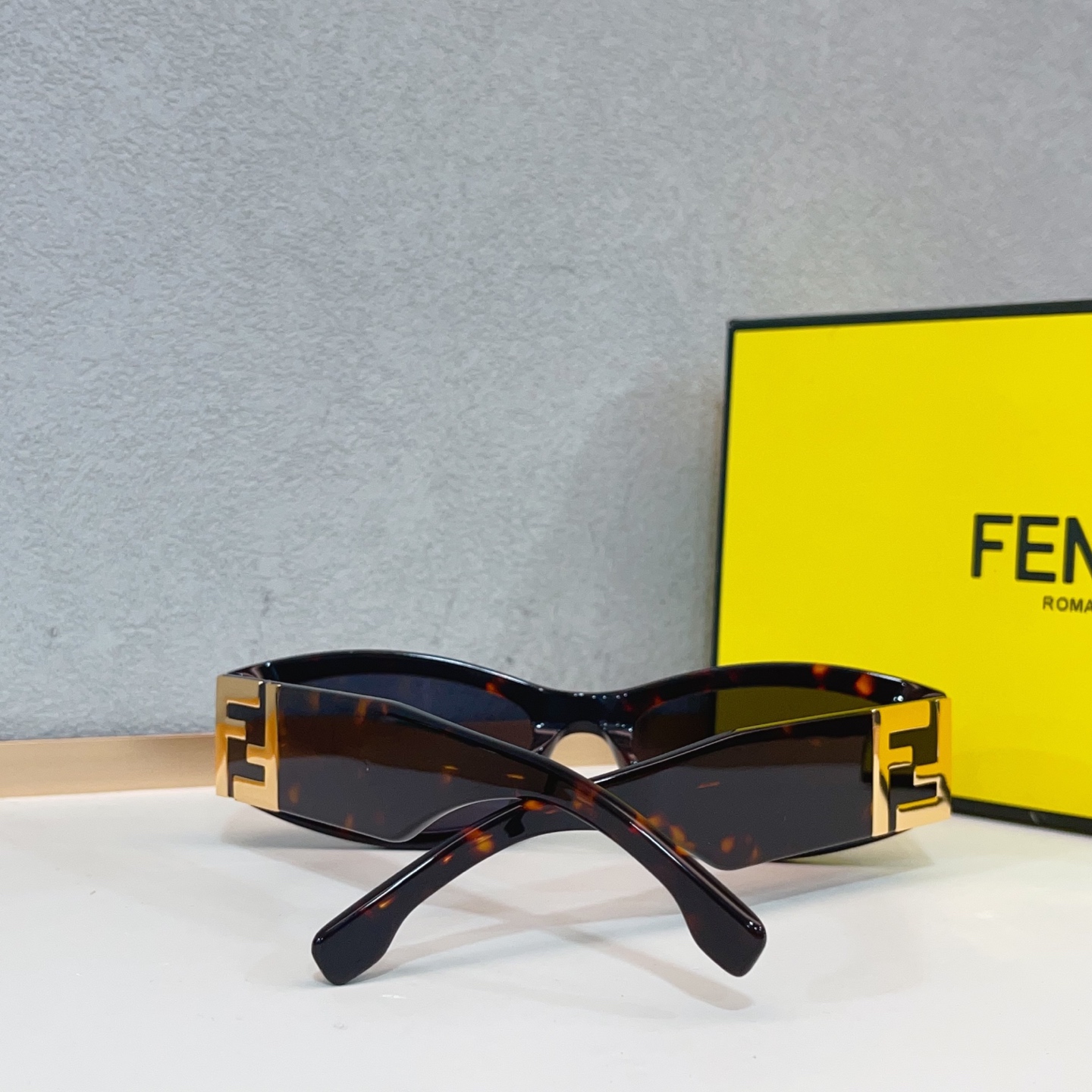 펜디 선글라스 74220 Fendi Sunglasses 상세 이미지 9