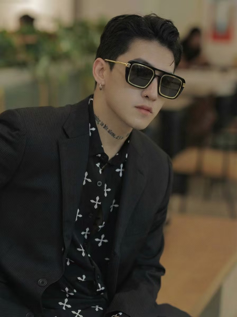 LOUIS VUITTON
MODEL：Z2193E
SIZE：51口22-140
 