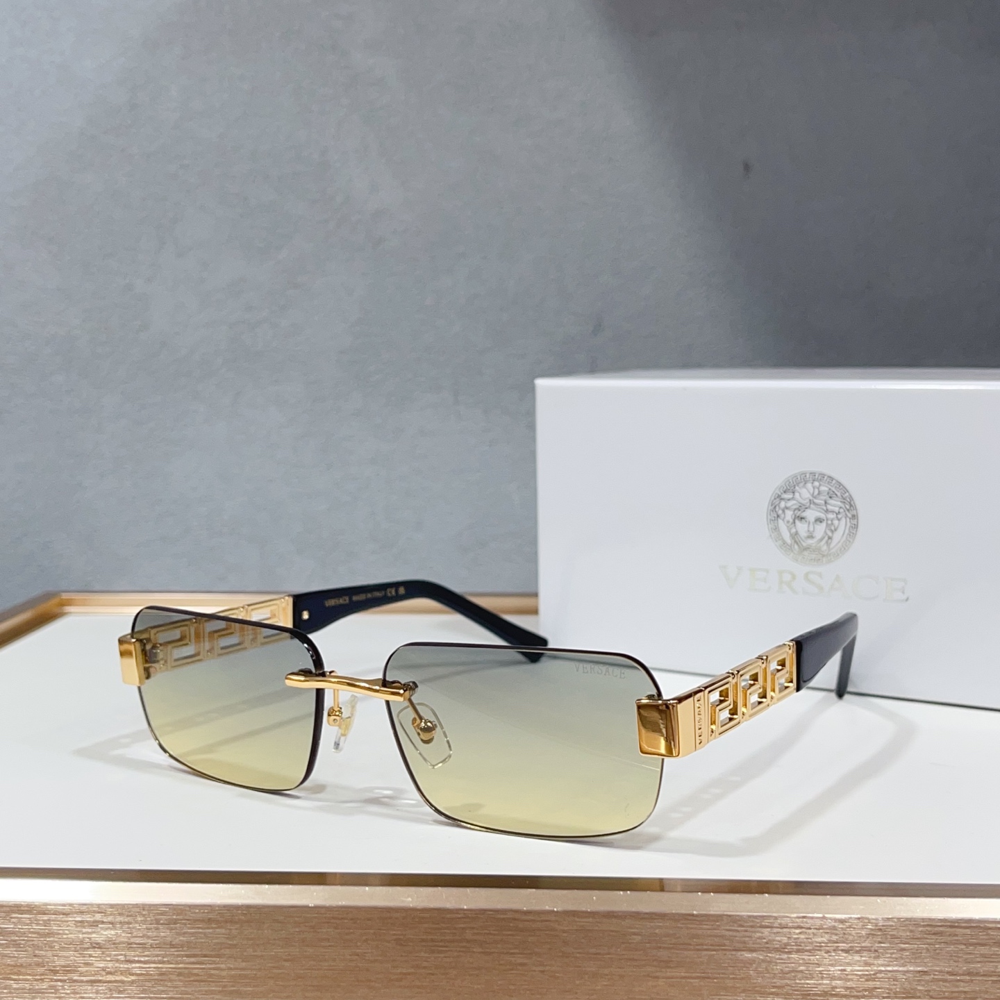 Очки Versace с розовыми линзами
