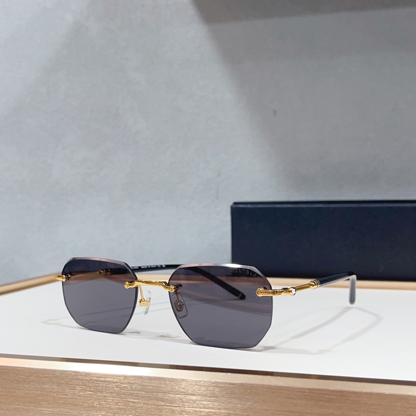 NO:882990,MONT BLAN* MODEL: MB0480O SIZE: 54 ports 19- glasses, sunglasses, glasses19860909MONT BLAN* MODEL:MB0480O SIZE: 54口19- 眼镜墨镜太阳镜,眼镜,glasses