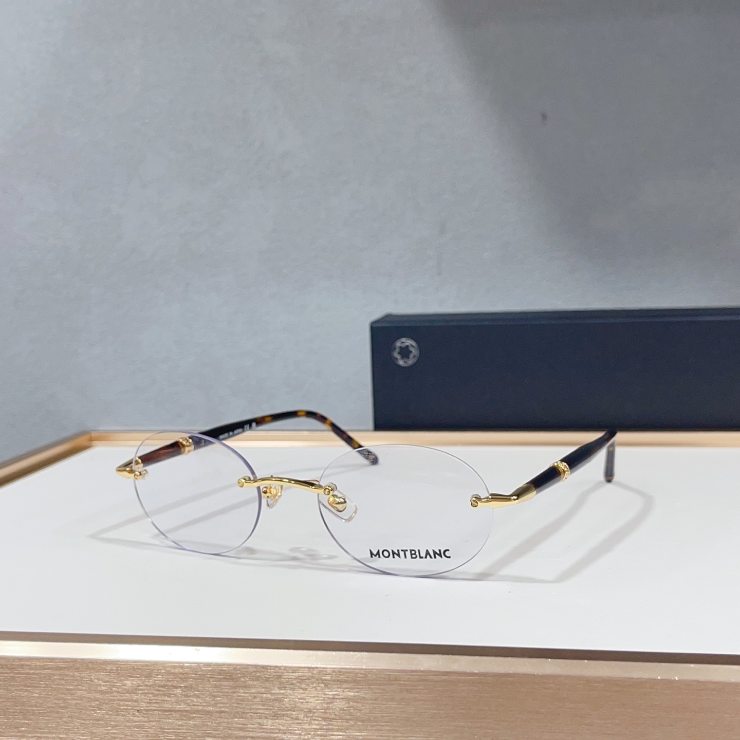 NO:926727,MONT BLAN* MODEL: MB0415S SIZE: 52 ports 20- glasses, sunglasses, glasses19860909MONT BLAN* MODEL:MB0415S SIZE: 52口20- 眼镜墨镜太阳镜,眼镜,glasses
