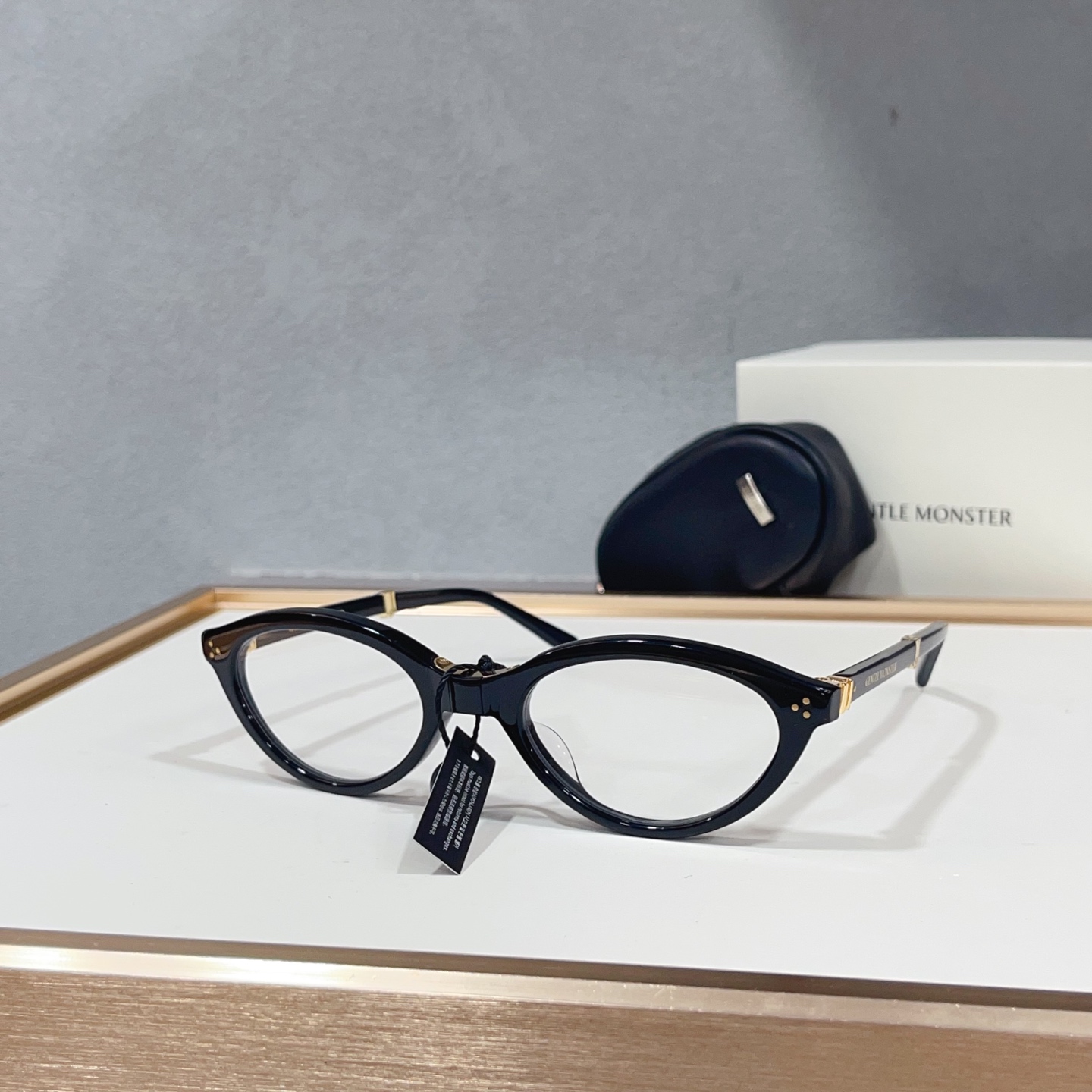 NO:926553,GENTLE MONSTE*MODELTAKIONSIZE: 52 ports 19-133 Wang Anyu's same style~~Folding style~~ The box includes glasses, sunglasses, sunglasses, glasses19860909GENTLE MONSTE*MODELTAKIONSIZE:52口19-133王安宇同款～～折叠款～～ 盒另计眼镜墨镜太阳镜,眼镜,glasses