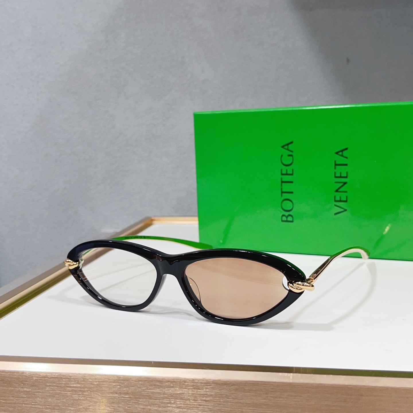 NO:949009,Top quality BOTTEGA VENET* MODELBV1390S SIZE55 mouth 15- Photo Chromic color changing glasses sunglasses, glasses,bottega veneta,bottega veneta19860909Top quality BOTTEGA VENET* MODELBV1390S SIZE55口15- Photo Chromic 变色眼镜墨镜太阳镜,眼镜,bottega veneta,bottega veneta,glasses