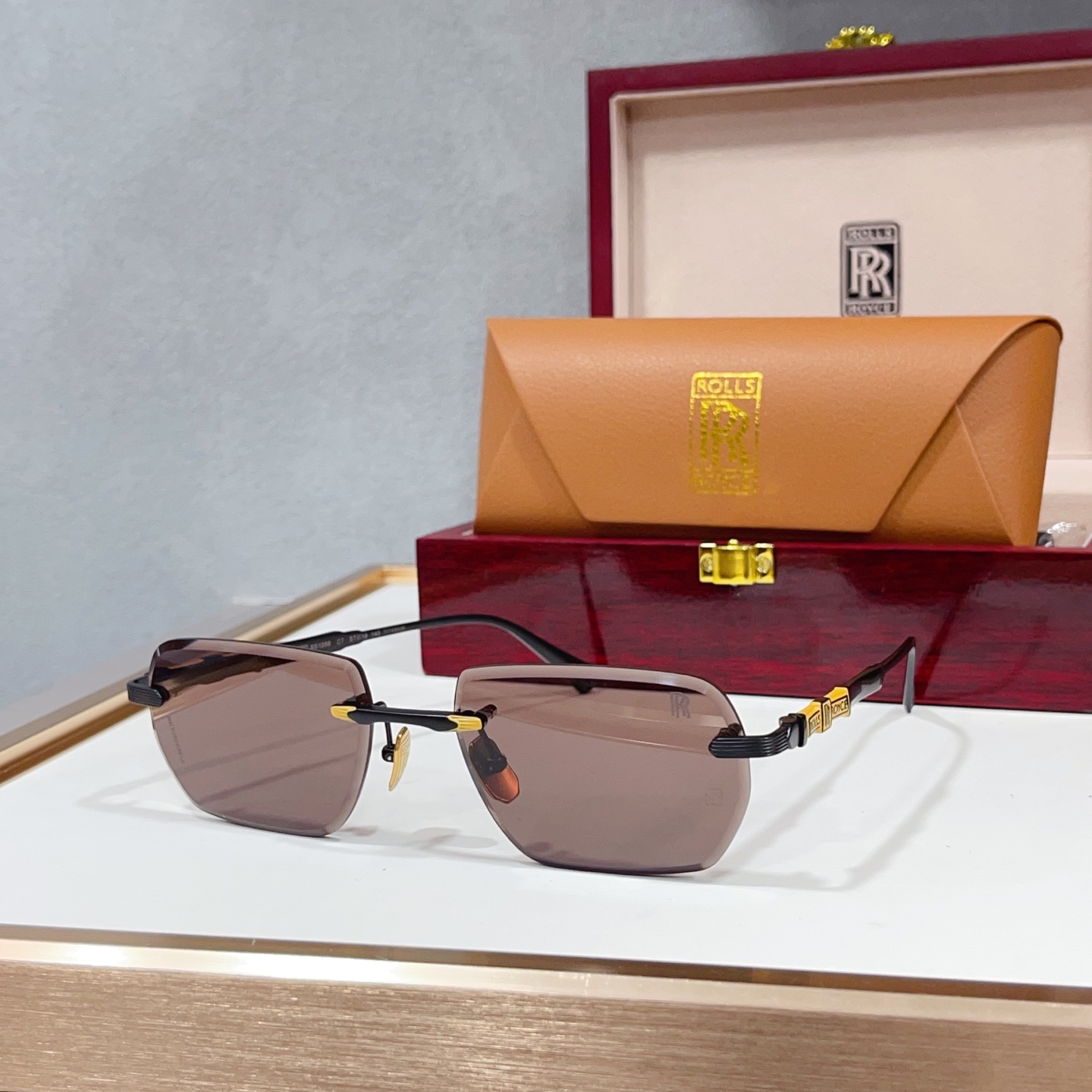 NO:948688,ROLLS ROYCEMODELSS 57 mouth 18 - box includes glasses, sunglasses, sunglasses, glasses19860909ROLLS ROYCEMODELSS57口18- 盒子另计眼镜墨镜太阳镜,眼镜,glasses