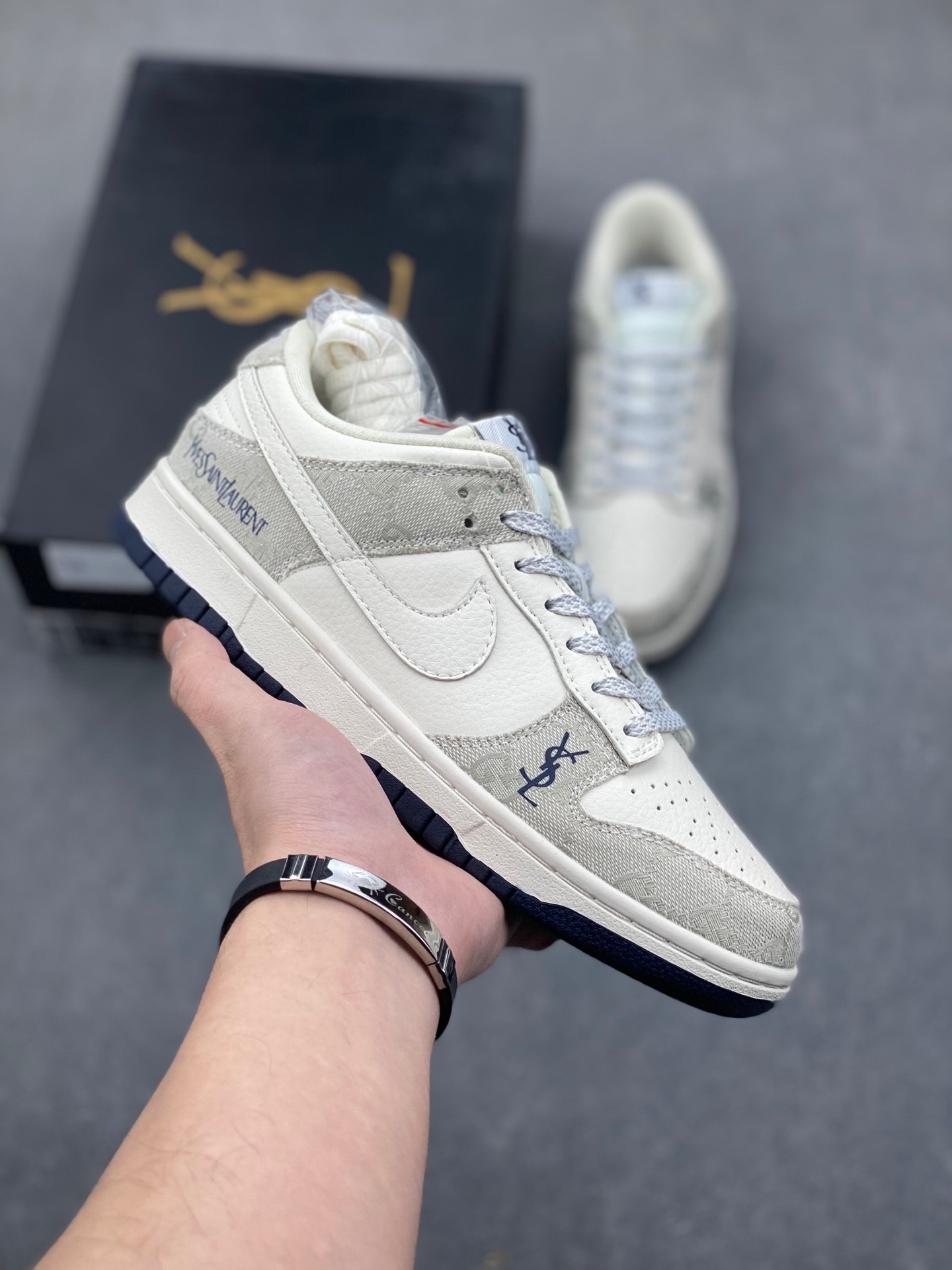 NO:169164,Exclusive real shot nk sb dunk low Saint Laurent series - white and green brown hook Anniversary high-end customization Low top casual board shoes gf2409-182 #Customized shoe box Large factory pure original quality shipment Ultra high cleanliness The leather is clean and has no burrs Perfect details Size 36 36.5 37.5 38 38.5 39 40 40.5 41 42 42.5 43 44 44.5 45, casual shoes/sports shoes, saint laurent, sneakers19860909独家实拍nk sb dunk low 圣罗兰系列-白绿棕勾 周年高端定制 低帮休闲板鞋 gf2409-182 #定制鞋盒 大厂纯原品质出货 超高清洁度 皮料切割干净无任何毛边 细节完美 尺码36 36.5 37.5 38 38.5 39 40 40.5 41 42 42.5 43 44 44.5 45,休闲鞋/运动鞋,saint laurent,sneakers,Women's Shoes