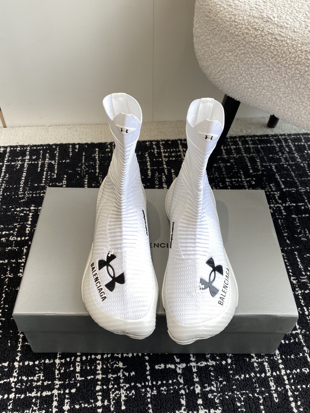 NO:237032,[Purchase version] X-joint couples, flying sports shoes, casual shoes, this flying woven sneaker is a combination of strong, sports brands and fashion products work together to create fashionable street items, adding a new design to continue the Tra Trainer outdoor contour The upper is made of flying rope elastic fabric, the new upper is lightweight design, extremely comfortable to wear Original outsole Size#women 35-40 #men 39-45 (women 40, men 45 customized, non-return and exchange), boots, boots, sneakers19860909【代购版本】  X联名 情侣款 飞驶运动鞋休闲鞋 这款飞织运动鞋是和强强联合,运动品牌和时尚产品携手打造时尚出街单品 增加全新设计 在延续 Tra Trainer 户外轮廓 鞋面采用飞绳弹力面料制成,全新鞋面轻量化设计,穿着极其舒适 原版大底 Size#女35-40 #男39-45（女40 男45订做不退换）,靴子,boots,sneakers,Women's Shoes