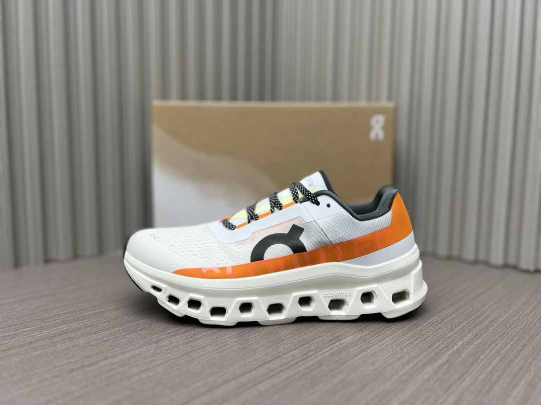 NO:238260,White and orange (36~45) on the cloudmonster carbon board, comfortable outdoor cushioning, low top casual running shoes, item number 61.98086 new on the cloudmonster, little monster, carbon board shoes, fabric upper design is more breathable, midsole, large hollow cloudtec patented technology sole, cloudmonster is equipped with the brand's largest cloud module to date, allowing you to reduce impact force when landing, and achieve stronger cushioning. At the same time, a speedboard speed board is embedded in the midsole. The principle is similar to the carbon board in the racing running shoes, which can provide stronger feedback and rebound. The arc-shaped design of the rocking chair on the forefoot allows each step to have a strong thrust rolling forward. The layer-up wear-resistant sole rebounds, giving people a relatively gentle soft and elastic feeling. A highly recommended running shoe!  Sizes 36, 36.5, 37, 38, 38.5, 39, 40, 40.5, 41, 42, 42.5, 43, 44, 44.5, 45, casual shoes/sports shoes, christian louboutin, sneakers19860909白橙色（36～45） on昂跑 cloudmonster 碳板 舒适户外缓震 低帮 休闲跑步鞋 货号 61.98086 全新on昂跑cloudmonster 小怪兽 碳板鞋 织物鞋面设计更透气 中底大镂空cloudtec专利科技鞋底 cloudmonster搭载该品牌迄今为止最大的cloud模块 让你在落地时通过形变减小冲击力 达到更强大的缓震,同时中底内嵌入一块speedboard速度板 原理类似竞速跑鞋里的碳板 能提供更强烈的反馈和回弹.前掌的摇椅圆弧形设计 则让每一步都有滚动向前的强大推力.层层加码的耐磨大底更回弹,给人一种相对温柔的软弹感.非常推荐的一款跑鞋！尺码36、36.5、37、38、38.5、39、40、40.5、41、42、42.5、43、44、44.5、45,休闲鞋/运动鞋,christian louboutin,sneakers,Women's Shoes