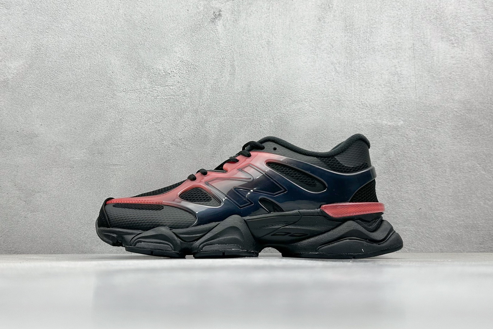 NO:224341,joe freshgoods x new balance channel pure original nb9060 co-branded retro casual sports jogging shoes. The shoe style is inspired by the designer's memories of summer. The upper body is spliced ​​by space double lattice and matte upper, paired with soft and warm pink and orange tones. The summer atmosphere is full of # It uses a large area of ​​mesh and suede material to cover the shoe body to restore the classic temperament. Equipped with abzorb shock absorption technology, made of foam polyester, the foot can effectively reduce the impact of rebounding from the sole to the body and legs. Size 36 37 37.5 38 38.5 39.5 40 40.5 41.5 42 42.5 43 44 44.5 45, dad shoes, chamois leather19860909joe freshgoods x new balance 渠道纯原 nb9060 联名款 复古休闲运动慢跑鞋 鞋款灵感源自设计师本人对夏日的怀日回忆.鞋面大身由空间双格及磨砂鞋面拼接而生,配以柔和、温暖的粉橘色调,夏日氛围拉满#采用大面积网眼以及麂皮材质覆盖鞋身,还原经典气质.搭载abzorb避震科技,由泡沫聚酯制成,上脚可以有效减少由鞋底反弹对身体及双腿的冲击力 尺码36 37 37.5 38 38.5 39.5 40 40.5 41.5 42 42.5 43 44 44.5 45,老爹鞋,chamois leather,Women's Shoes