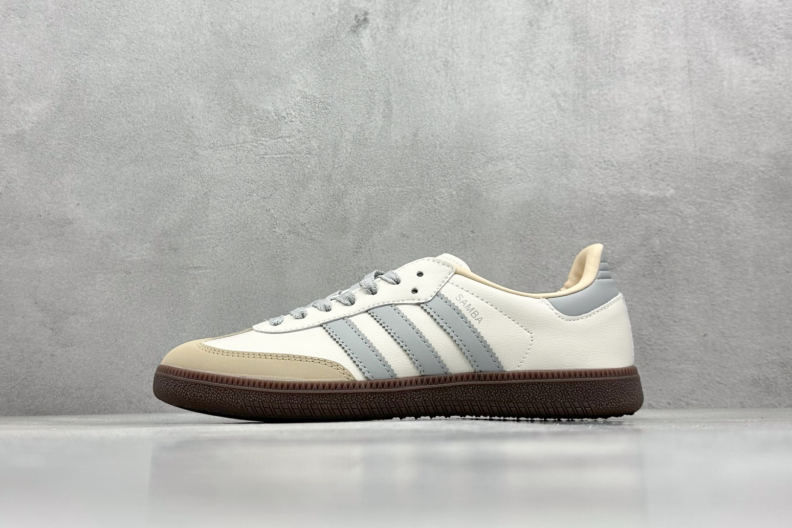 NO:224352,adidas originals samba og samba dance series gentleman training football style versatile low top casual sports shoes Size: 36 36.5 37 38 38.5 39 40 40.5 41 42 42.5 43 44 45, casual shoes/sports shoes, adidas, manolo blahnik, sneakers19860909adidas originals samba og 桑巴舞系列绅士德训足球风百搭低帮休闲运动板鞋 尺码: 36 36.5 37 38 38.5 39 40 40.5 41 42 42.5 43 44 45,休闲鞋/运动鞋,adidas,manolo blahnik,sneakers,Women's Shoes