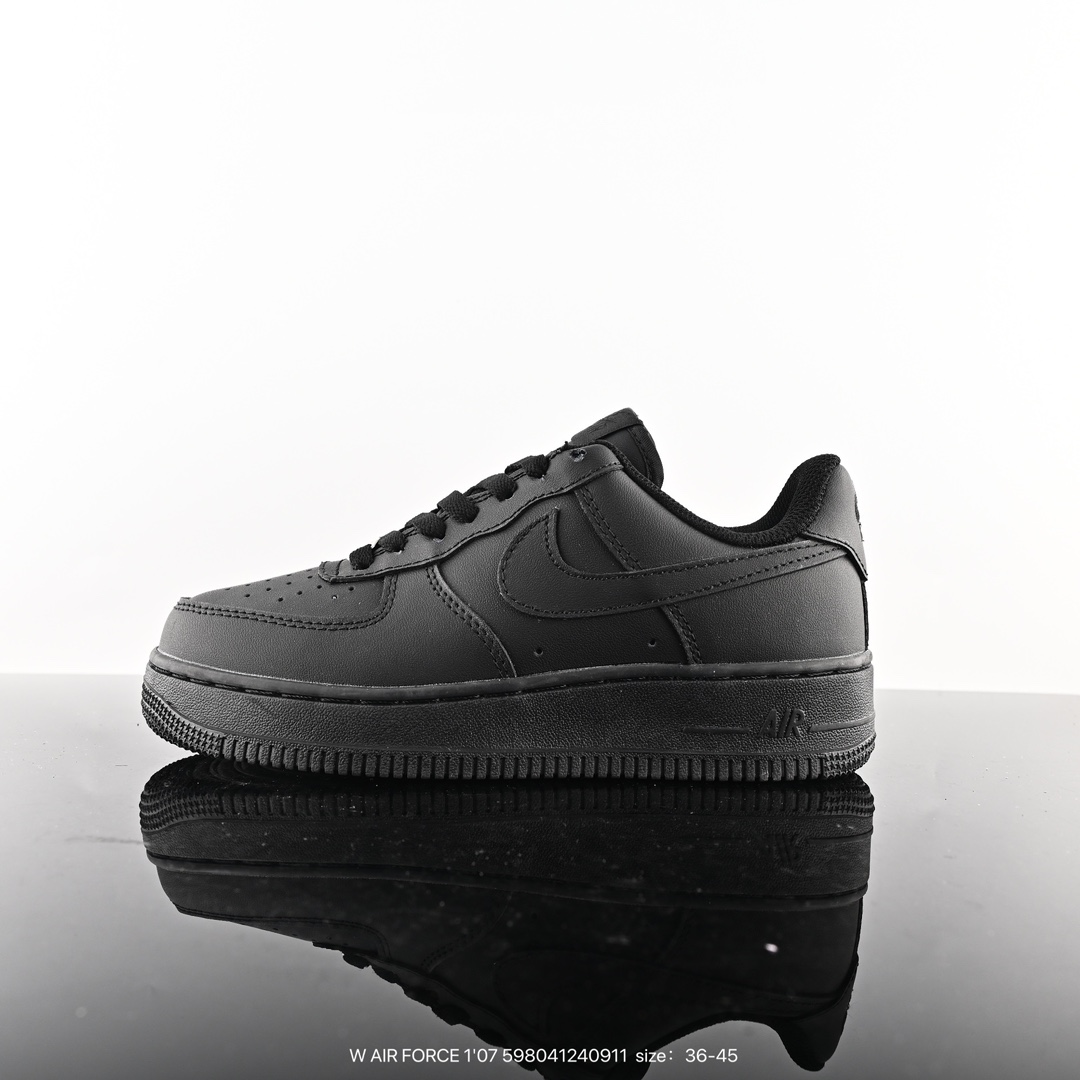 Nike/Nike 男女鞋半码制，采用二层硬质磨砂牛巴皮革鞋面材质，内置全掌Air Sole气垫❗秋冬选它准没错，全新NikeNike Air Force 1 Low 07 LV8 LowWhe7