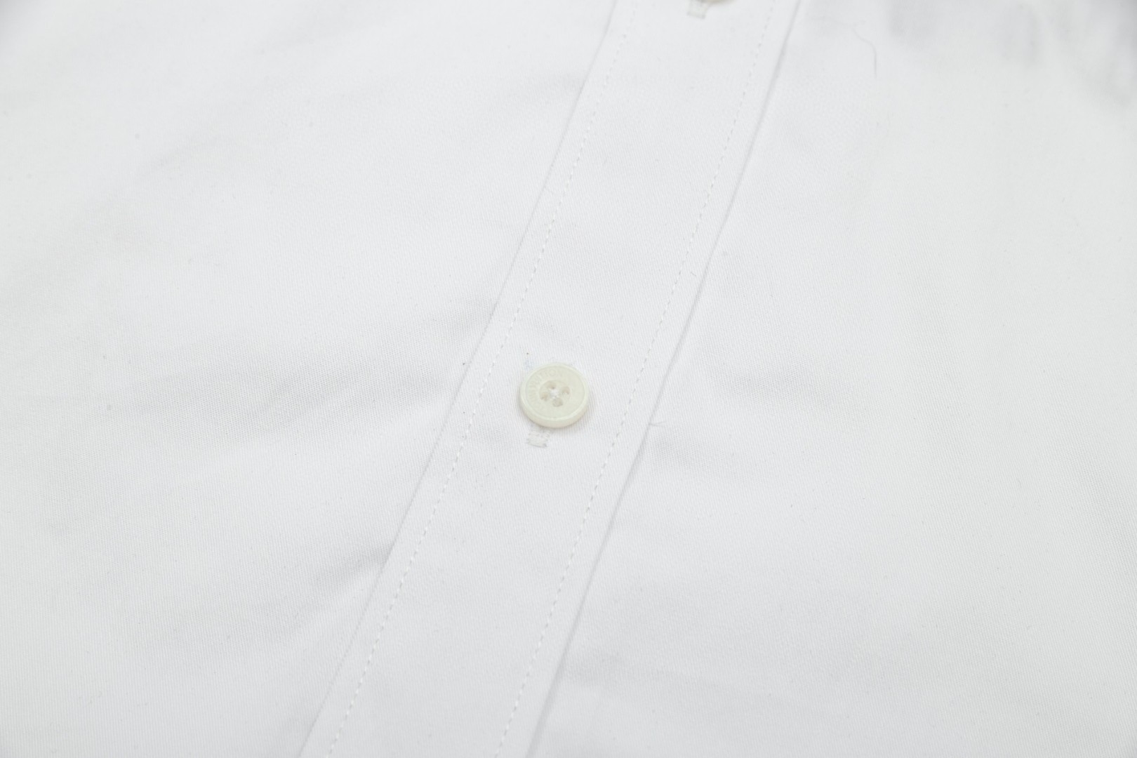 LV 路易威登 フィ董コラボ 珠飾刺繍長袖シャツ 高級版