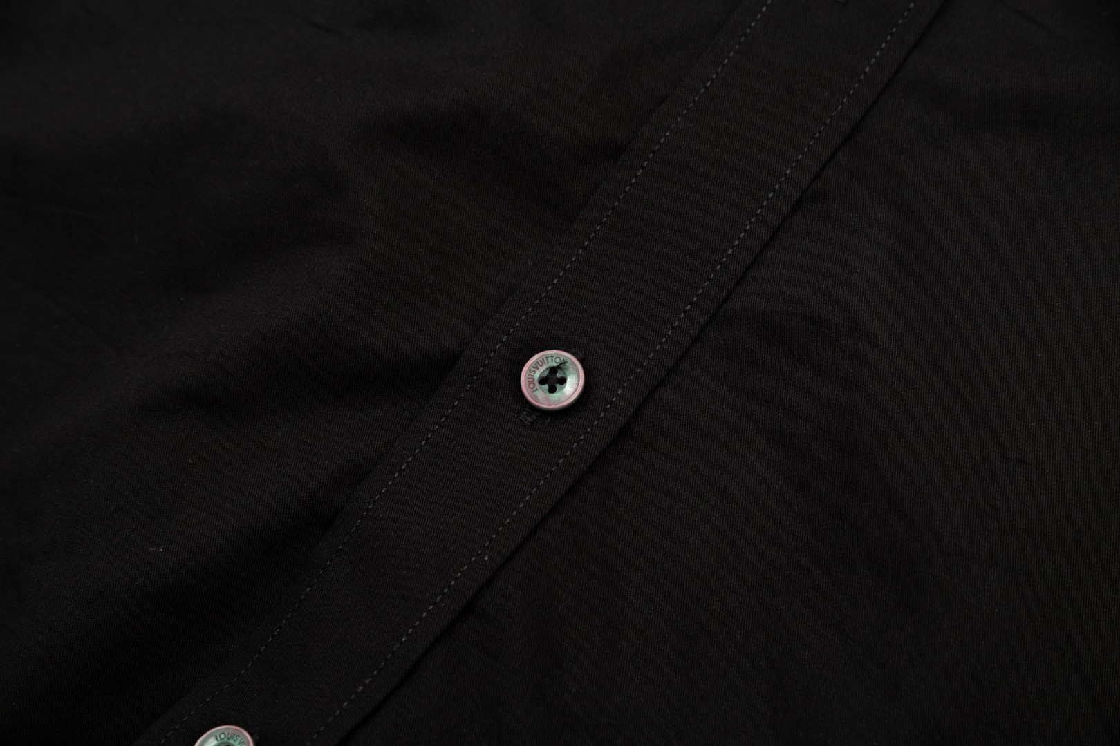 LV 路易威登 フィ董コラボ 珠飾刺繍長袖シャツ 高級版