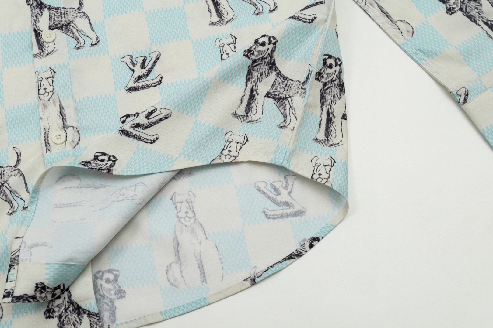 ルイ・ヴィトン 猎狐梗ロゴ長袖シャツ 高級版