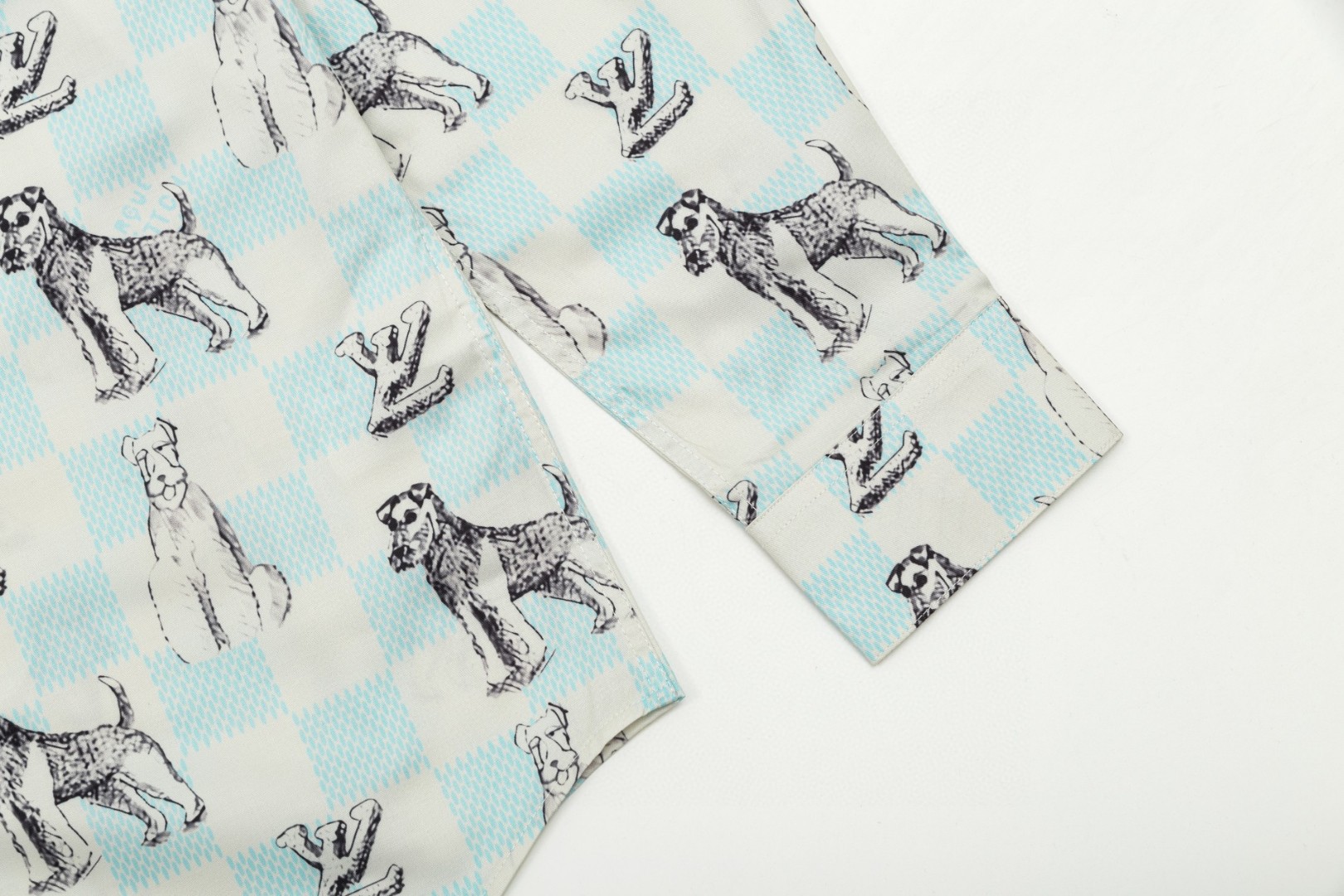 ルイ・ヴィトン 猎狐梗ロゴ長袖シャツ 高級版