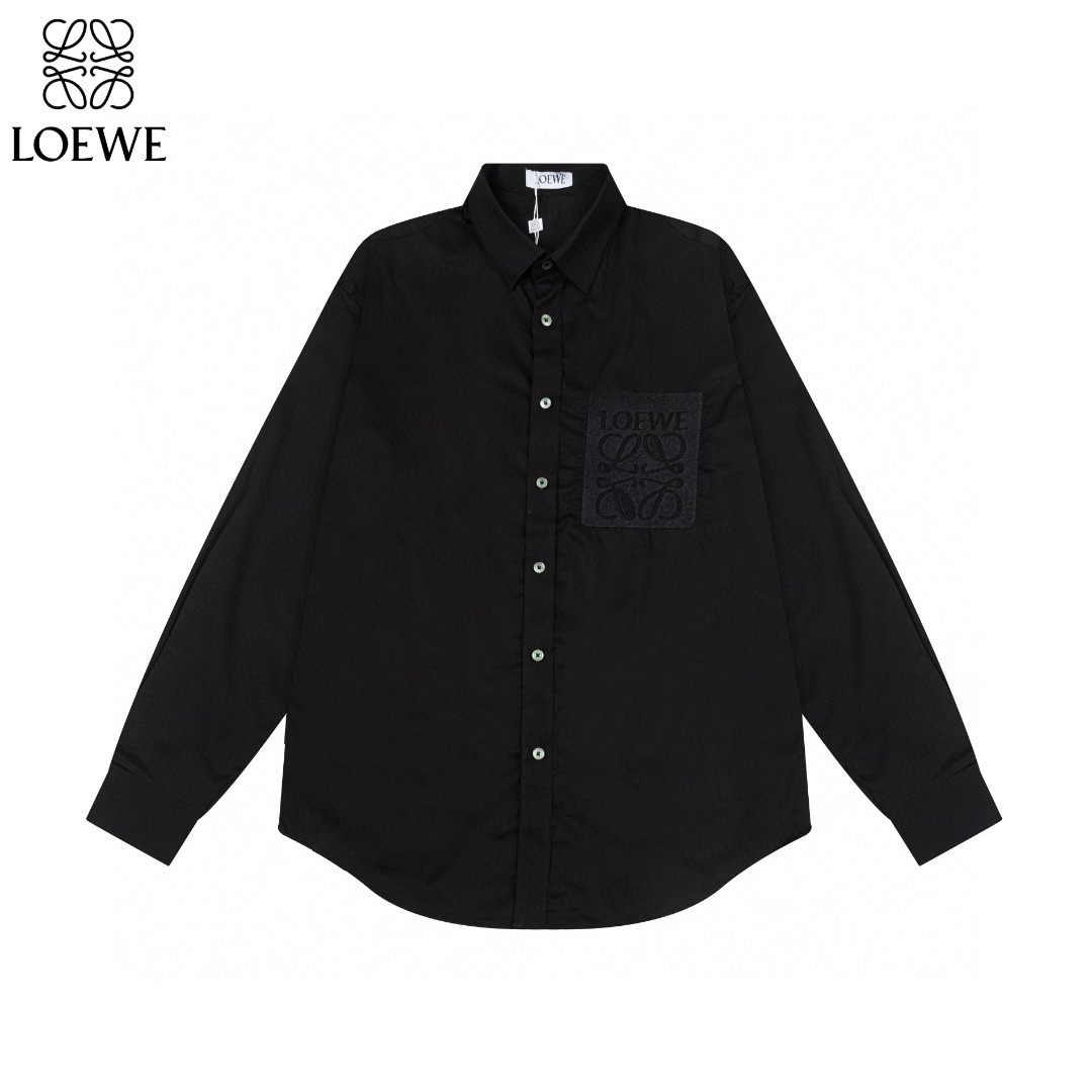 🅿️158 Loewe 罗意威 🔥爆款来袭 胸前立体标识针绣logo字母长袖衬衫 2024ss官网新款长袖 衬衫 衬衣 精美刺绣Logo 高端版本，专柜定制面料 透气舒适度高，精工制作，细节处理完美无可挑剔，✅定制logo刻字纽扣，三…