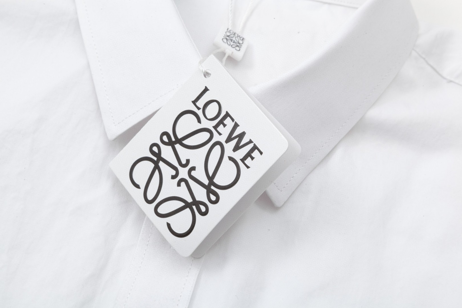 Loewe ロ意威 胸前撞色毛巾絵刺繍長袖シャツ 高級素材使用