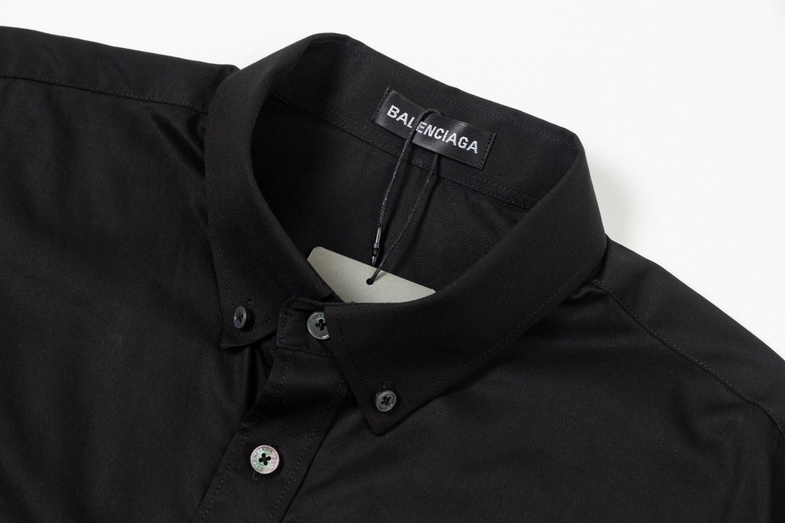 Balenciaga クラシックロゴ長袖シャツ - 高品質な仕立てと快適さ