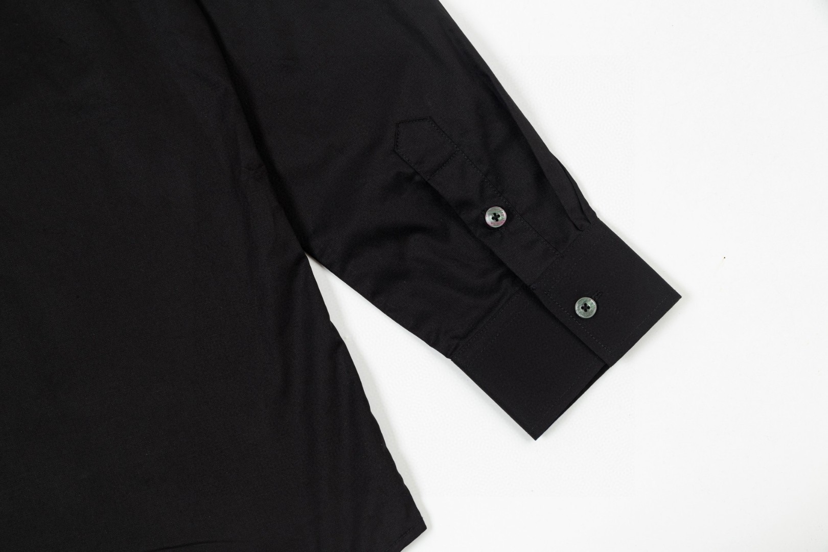 Balenciaga クラシックロゴ長袖シャツ - 高品質な仕立てと快適さ