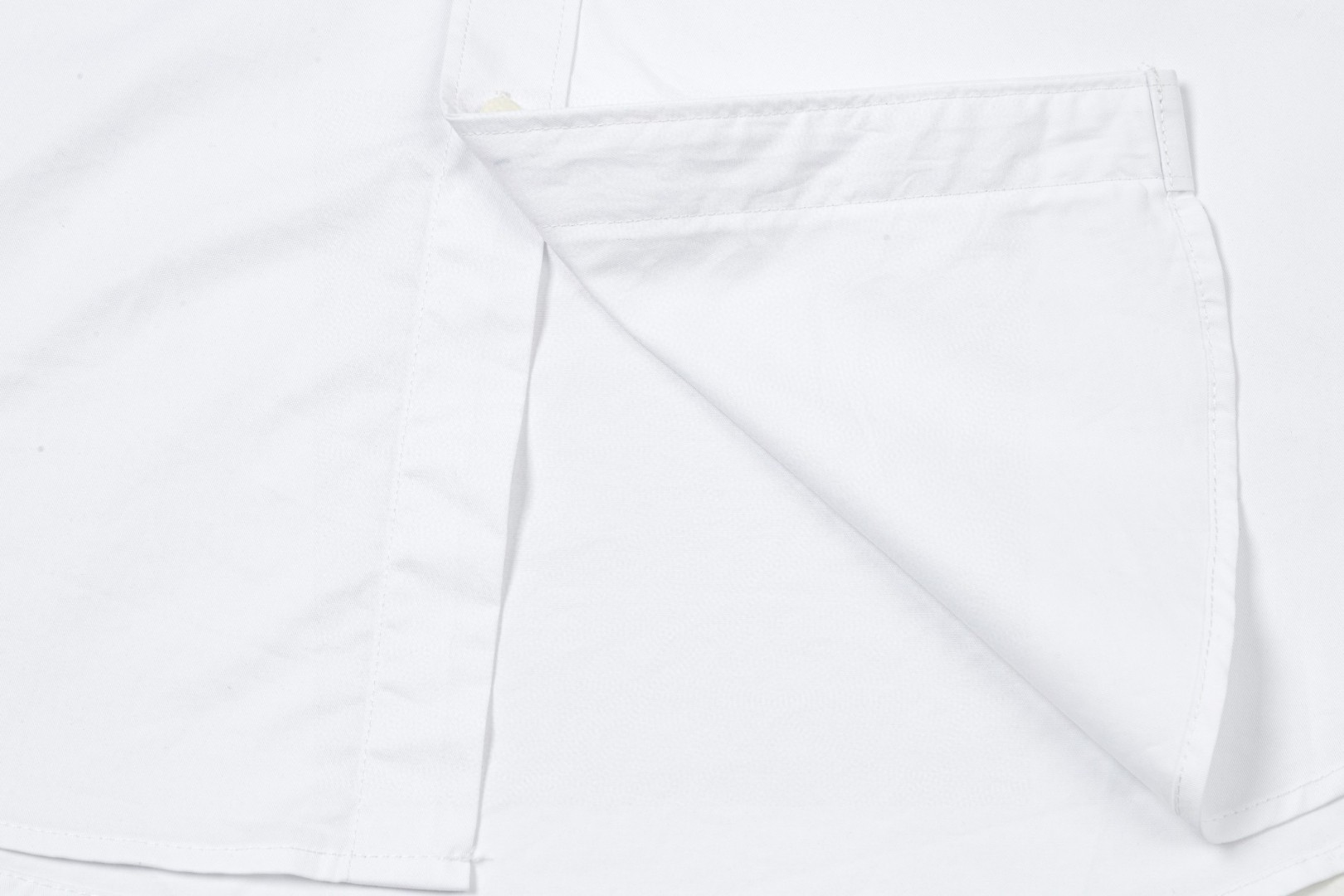 Balenciaga クラシックロゴ長袖シャツ|高級感あふれる快適デザイン