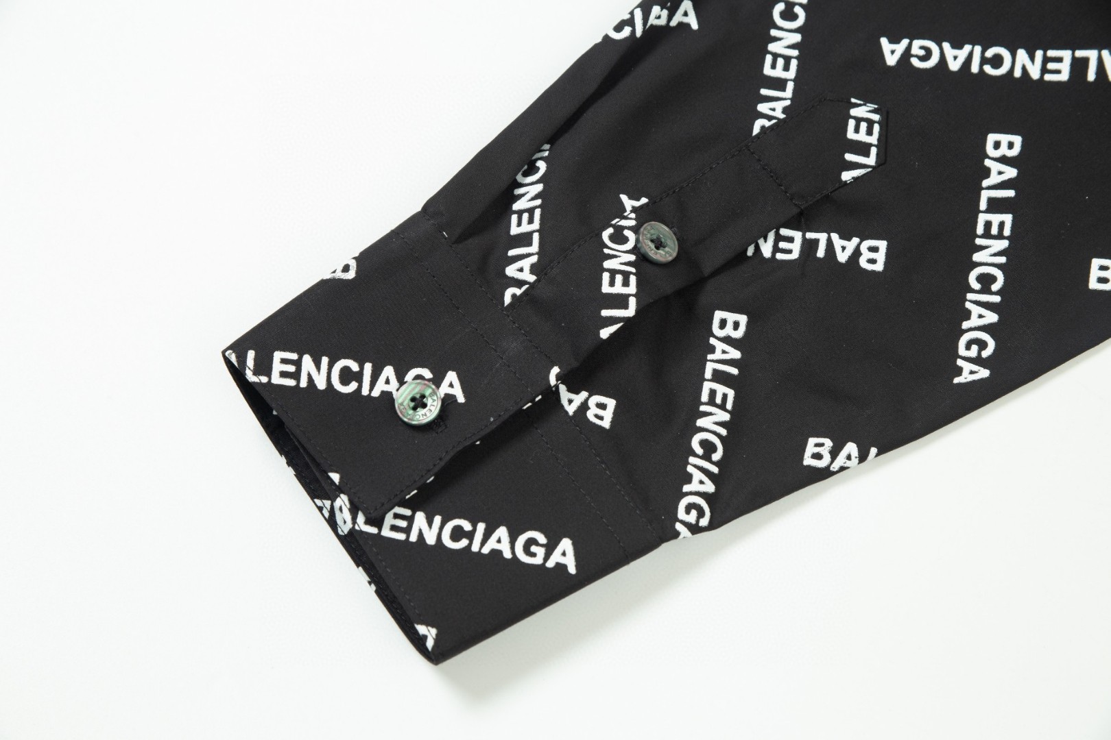 Balenciaga ロゴ長袖シャツ 高品質・透湿性抜群