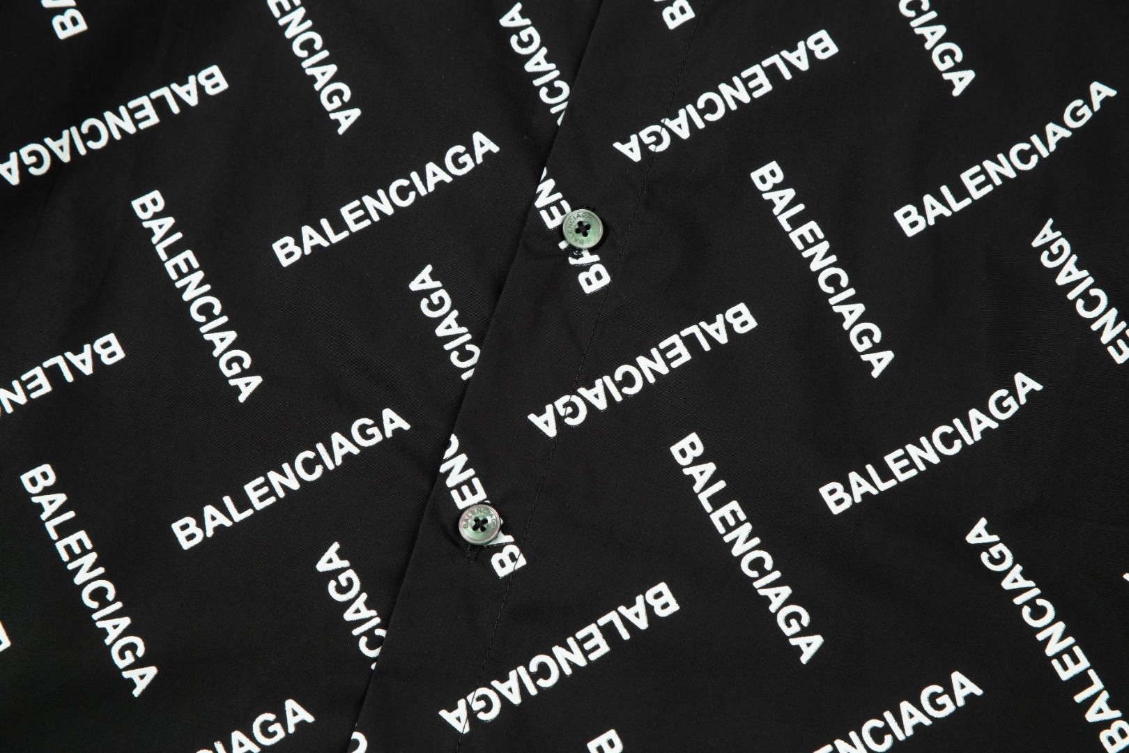 Balenciaga ロゴ長袖シャツ 高品質・透湿性抜群
