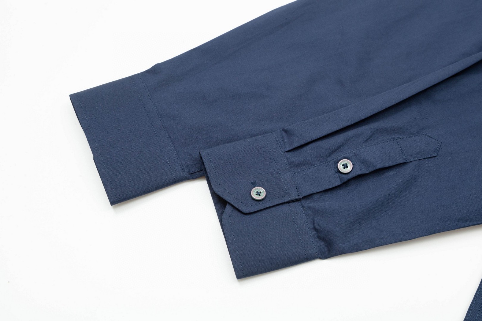 LV 路易威登 复古手作绣花Logo長袖衬衫 高品質