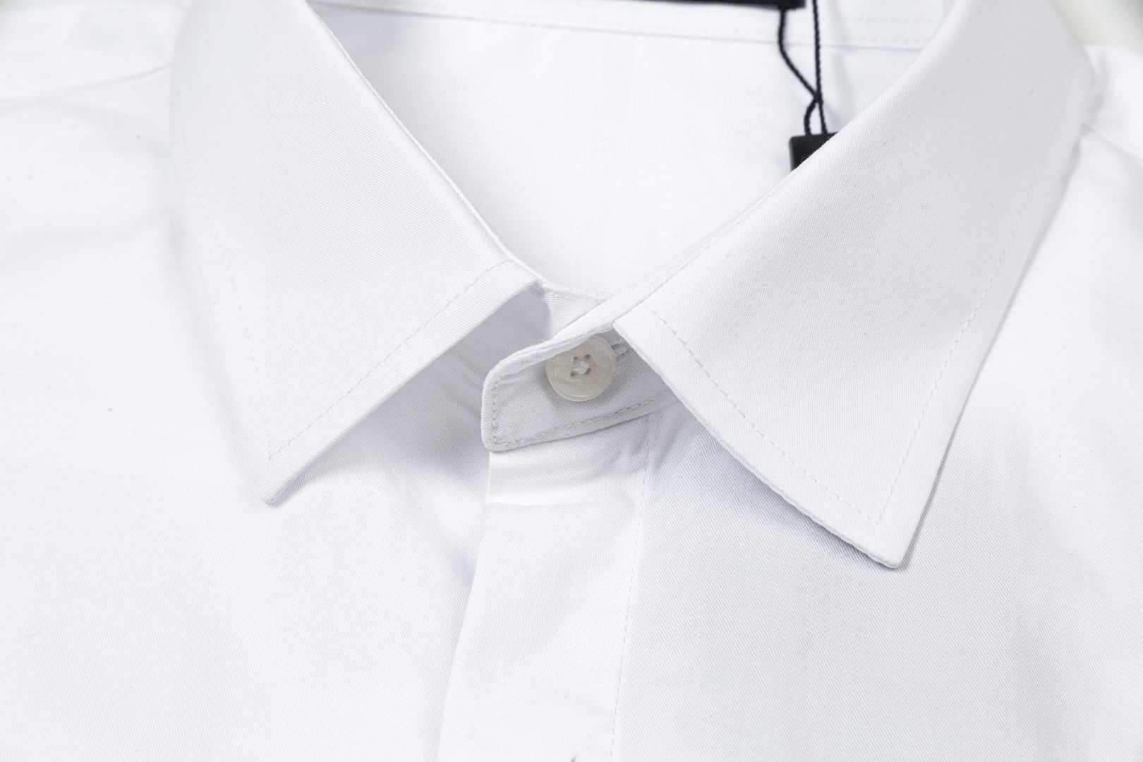 Fendi 芬迪 胸前簡約Logo刺繡長袖衬衫 高級版