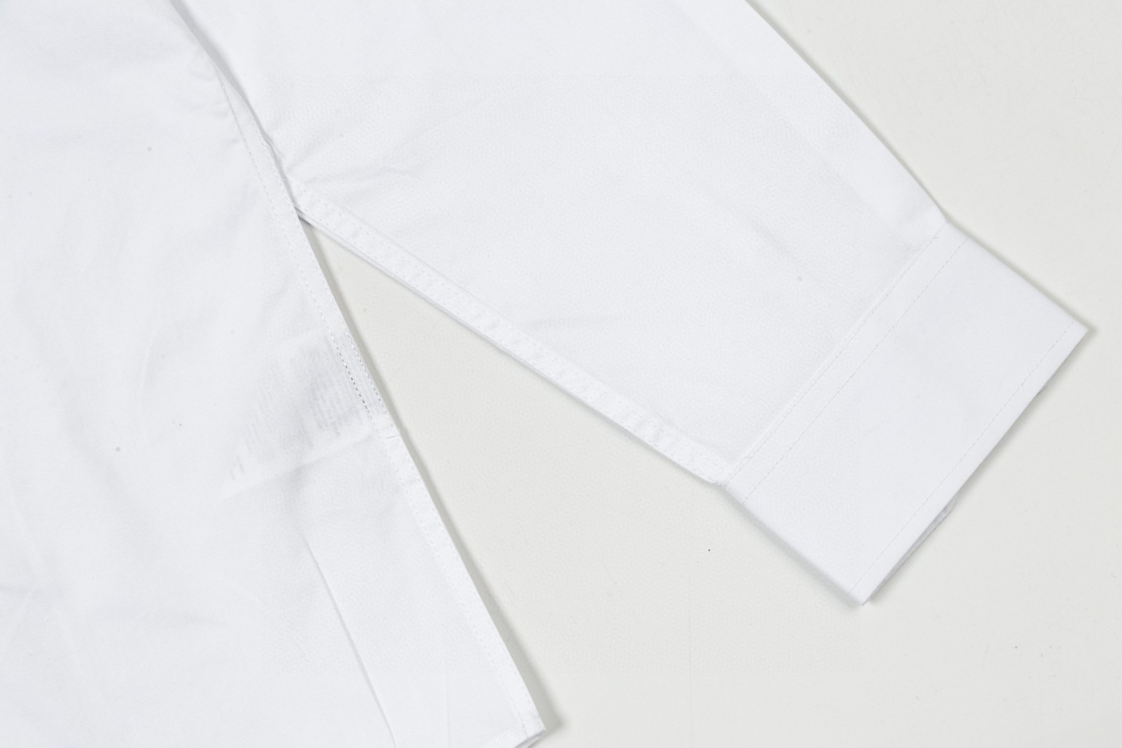 Fendi 芬迪 胸前簡約Logo刺繡長袖衬衫 高級版