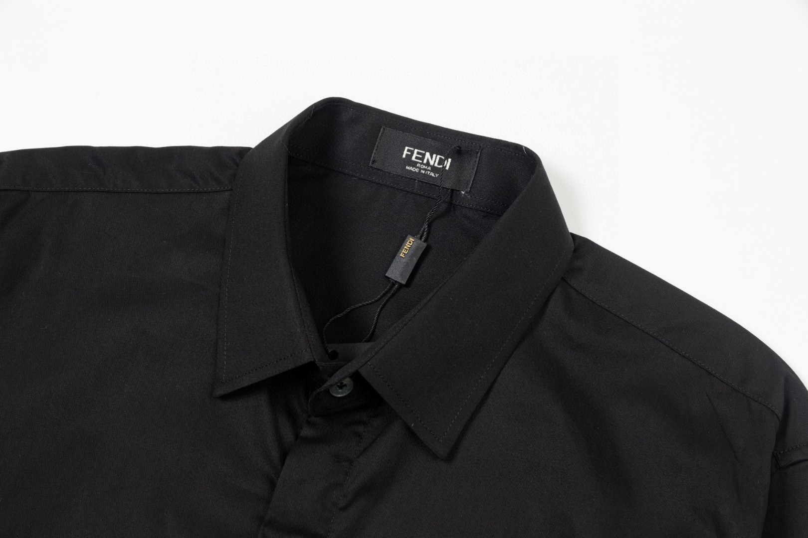 Fendi 胸前口袋徽章Logo長袖衬衫 高級版・透気性抜群・完璧な細部処理