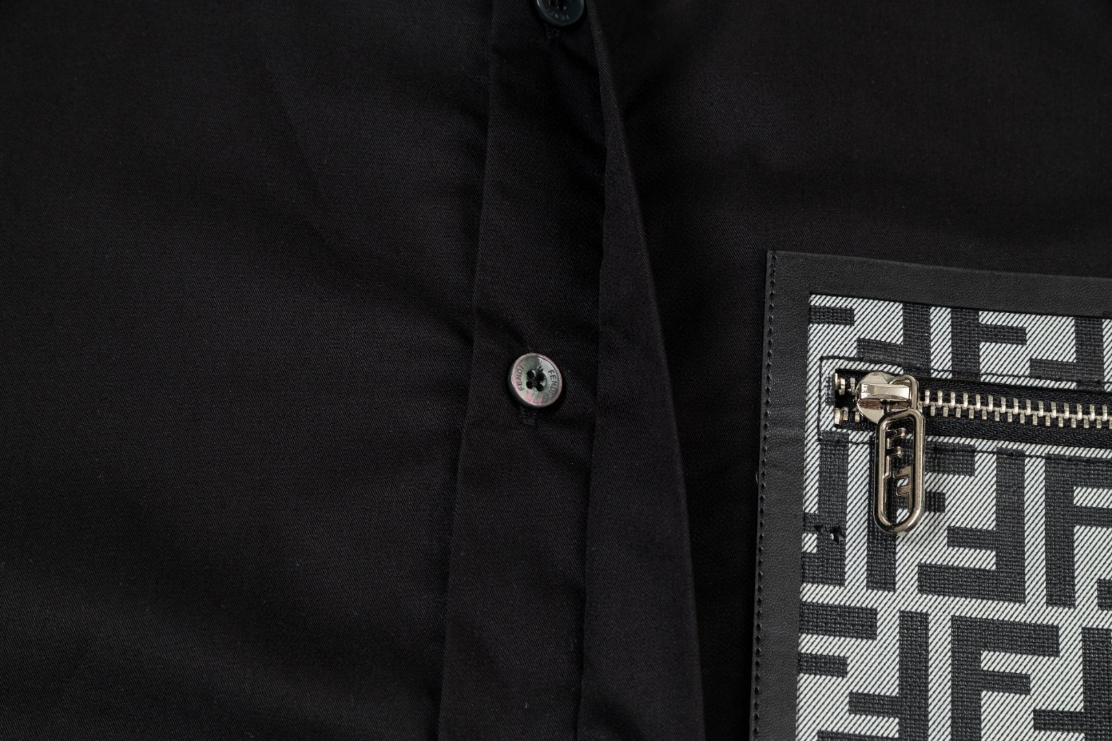 Fendi 胸前口袋徽章Logo長袖衬衫 高級版・透気性抜群・完璧な細部処理