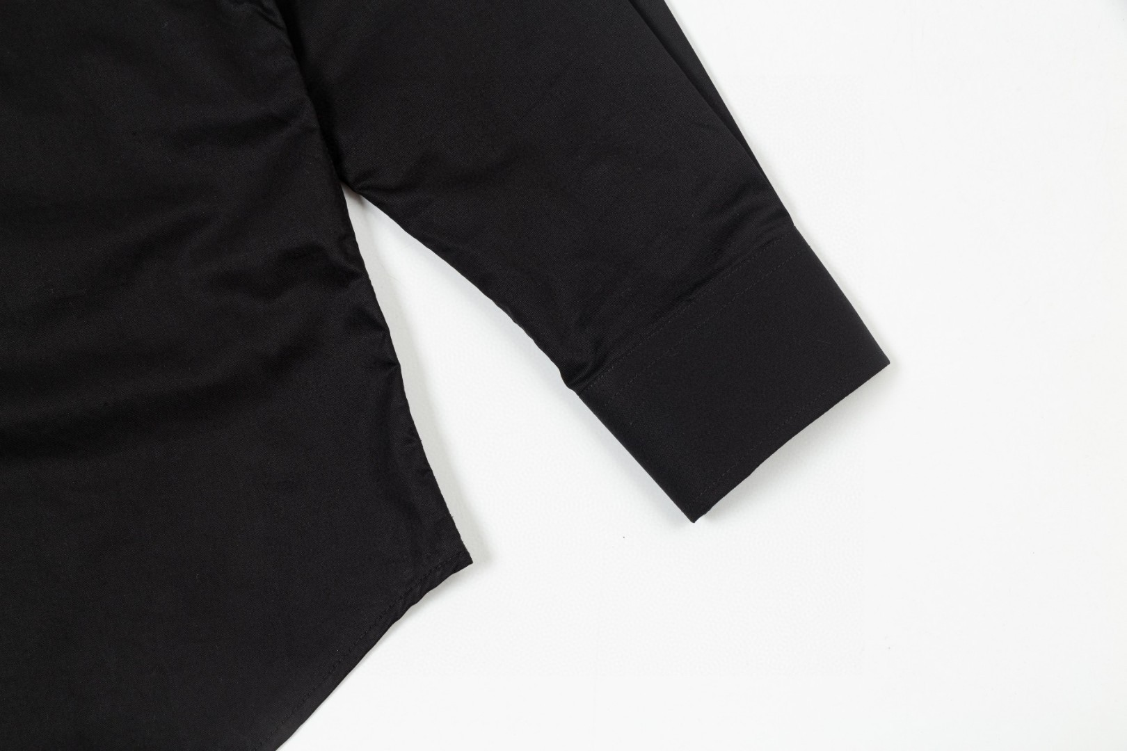 Fendi 胸前口袋徽章Logo長袖衬衫 高級版・透気性抜群・完璧な細部処理