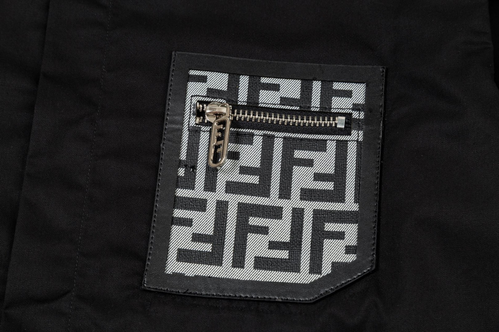 Fendi 胸前口袋徽章Logo長袖衬衫 高級版・透気性抜群・完璧な細部処理